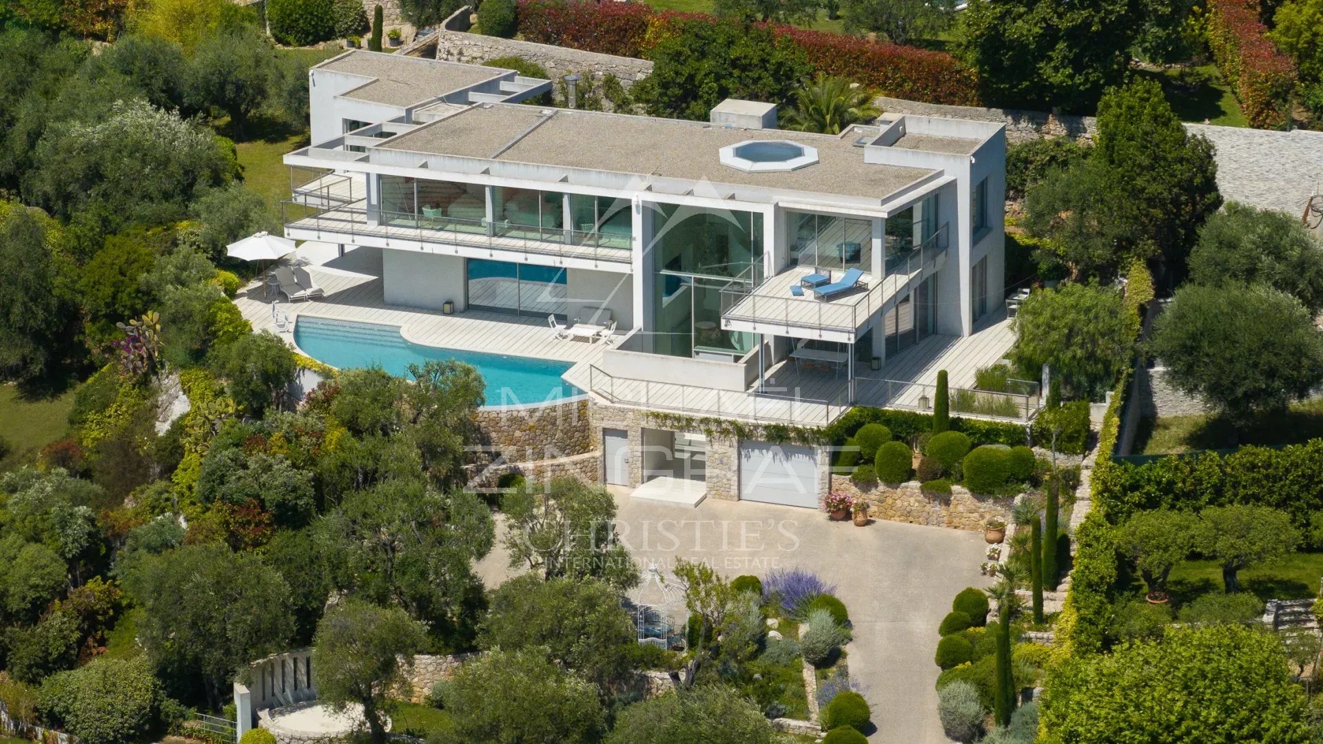 Superbe villa contemporaine avec vue imprenable sur les deux baies