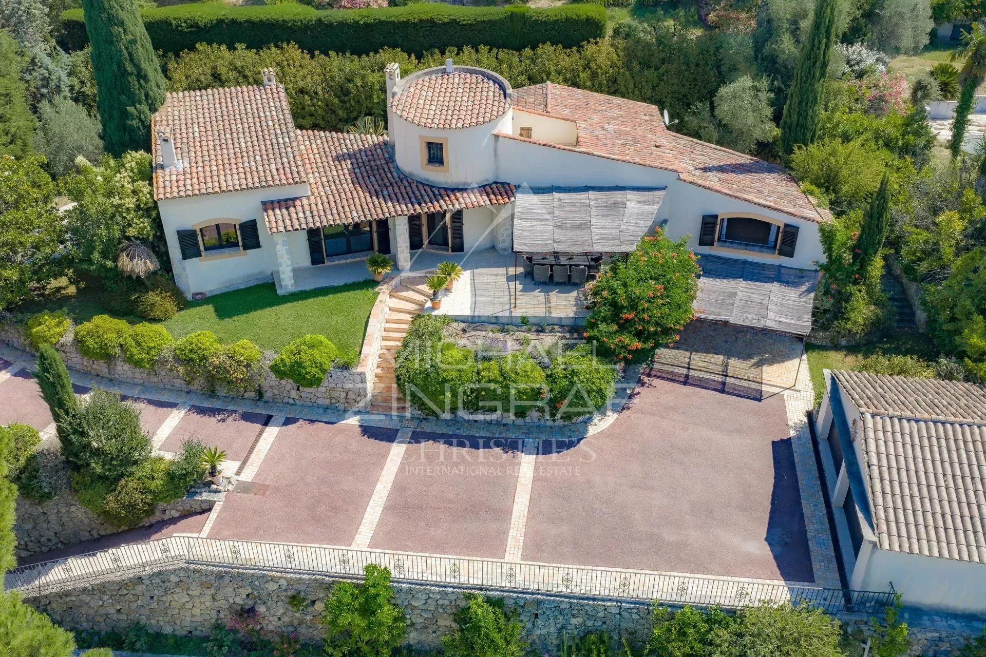 Plascassier – Provençal villa with sea views