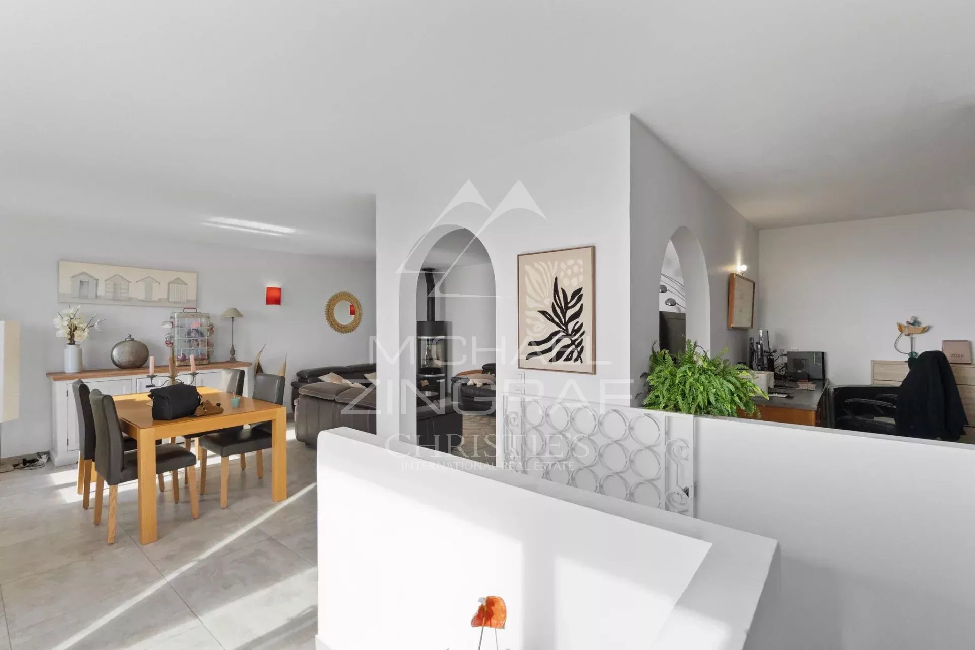 Grasse – Familienhaus in absoluter Ruhe mit Meerblick