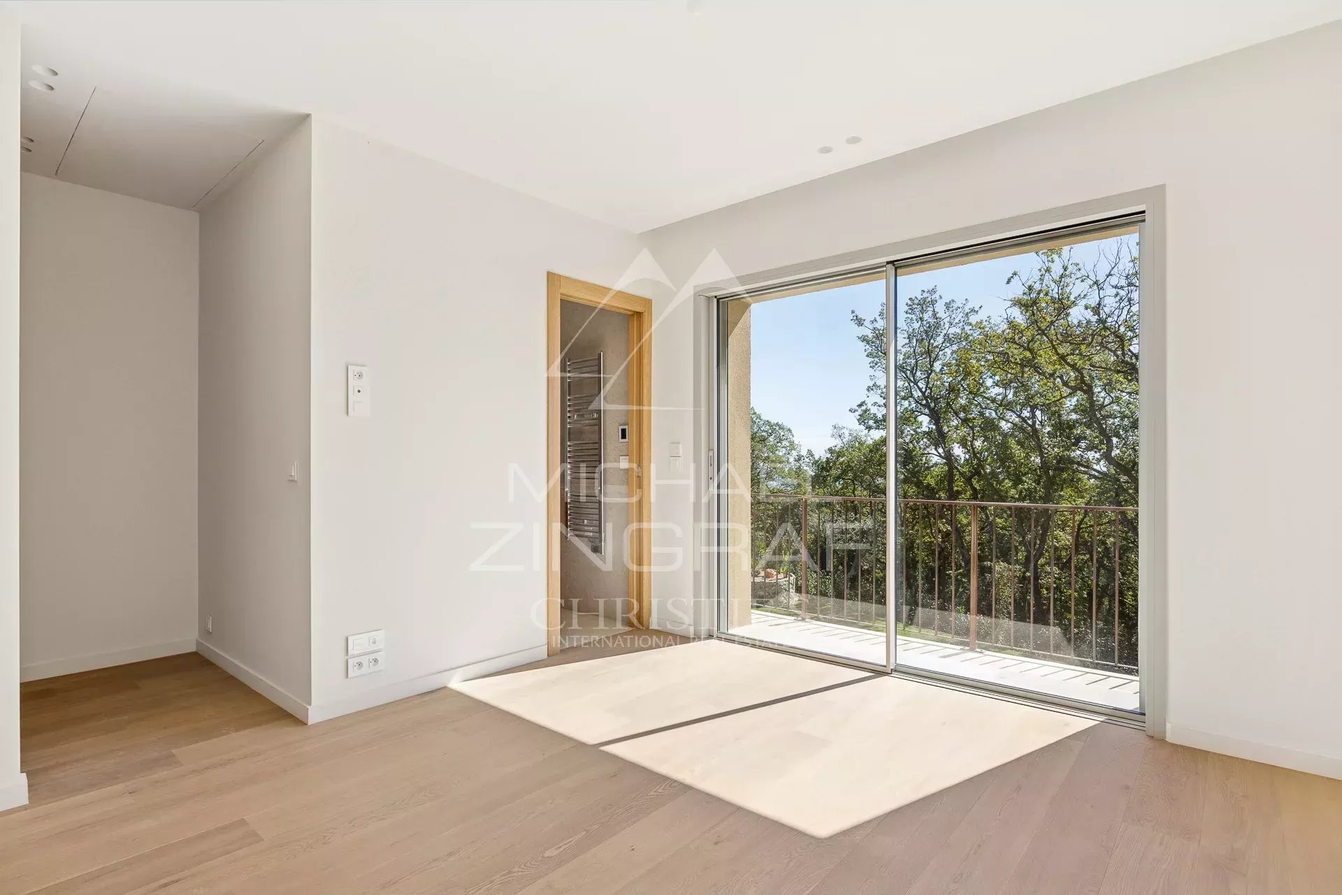 Proche Saint-Paul-de-Vence - Superbe propriété neuve provençale moderne