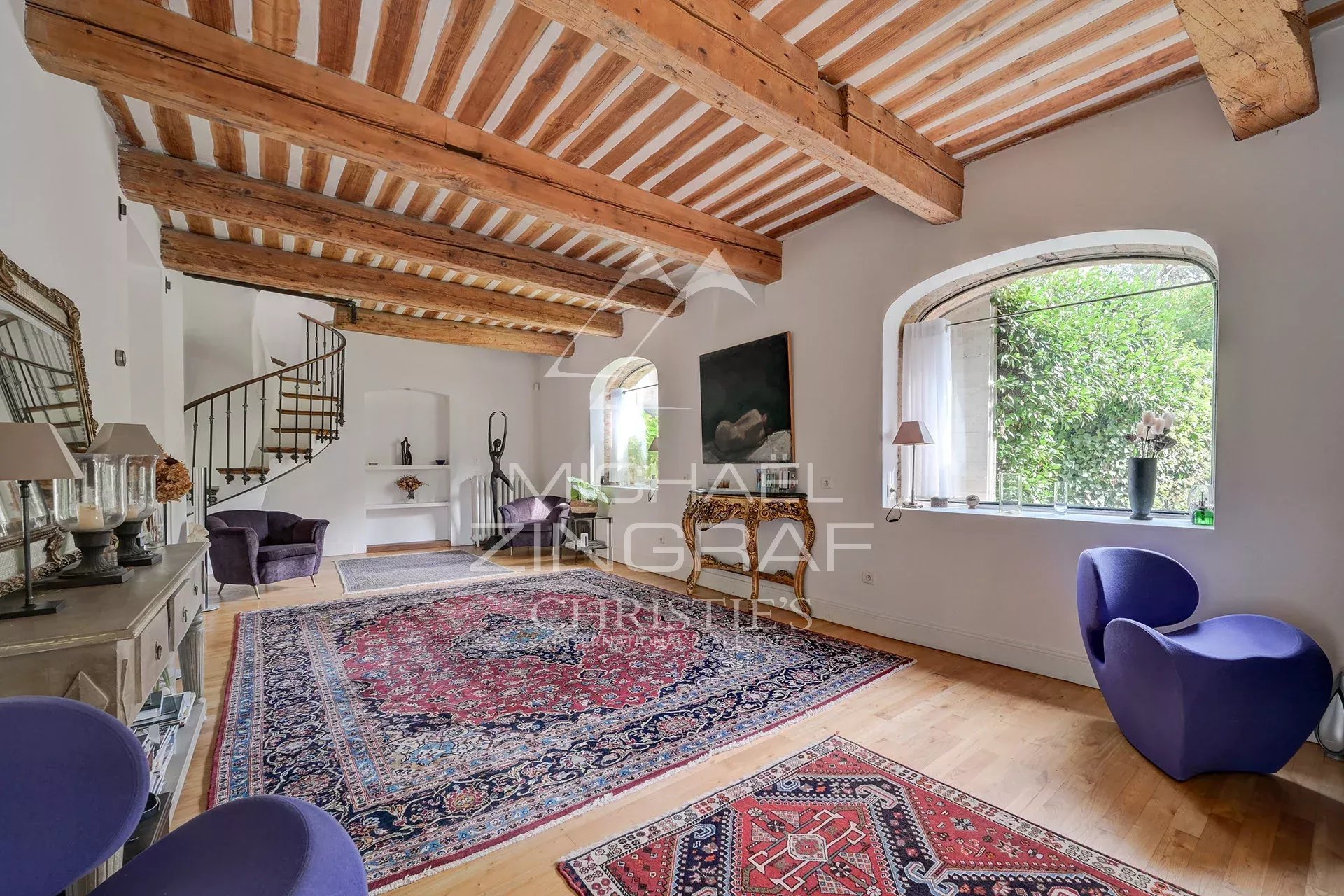 Propriété de caractère proche Avignon