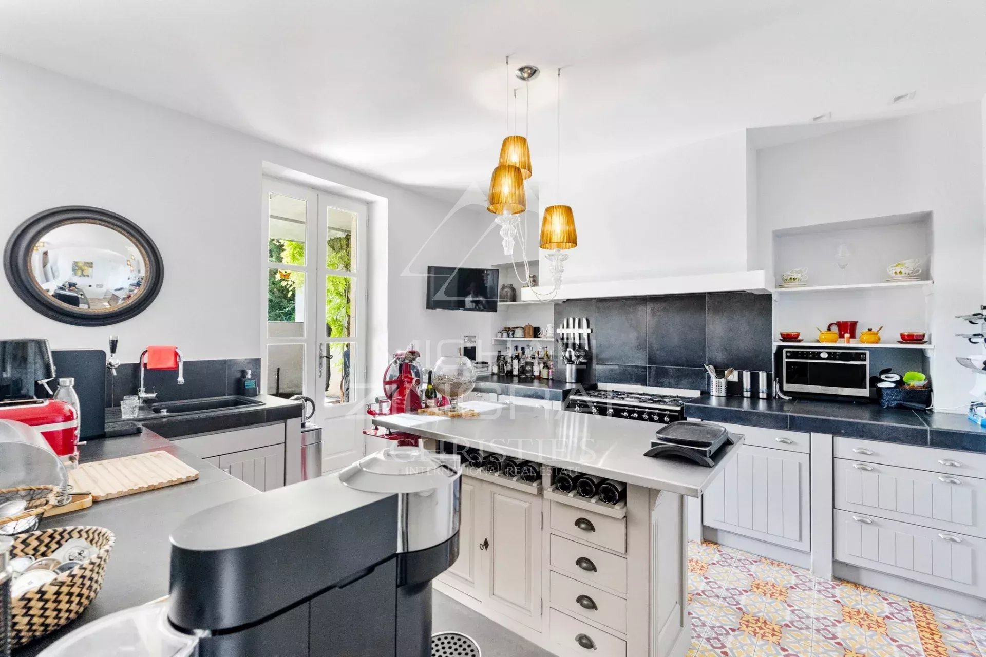 Mas Provençal rénové proche de Saint-Rémy-de-Provence