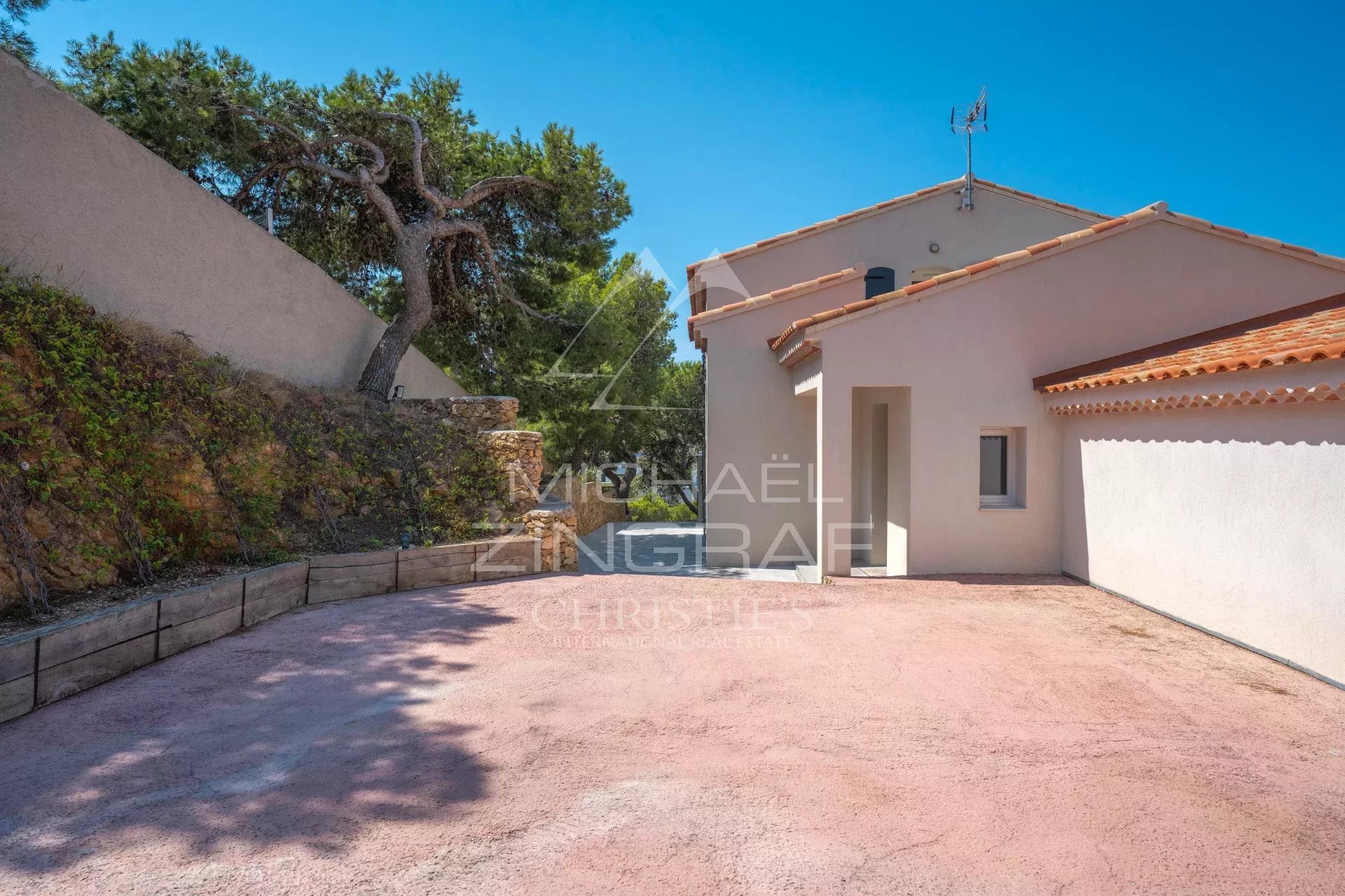 ENSUÈS-LA-REDONNE - MAISON AVEC VUE MER