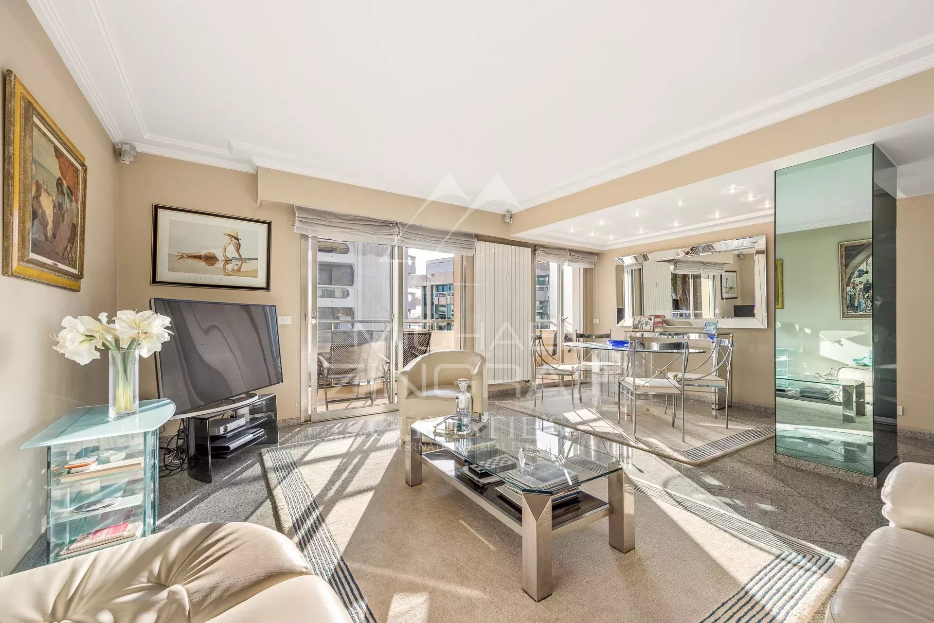 CANNES – ZENTRUM – WOHNUNG MIT MEERBLICK