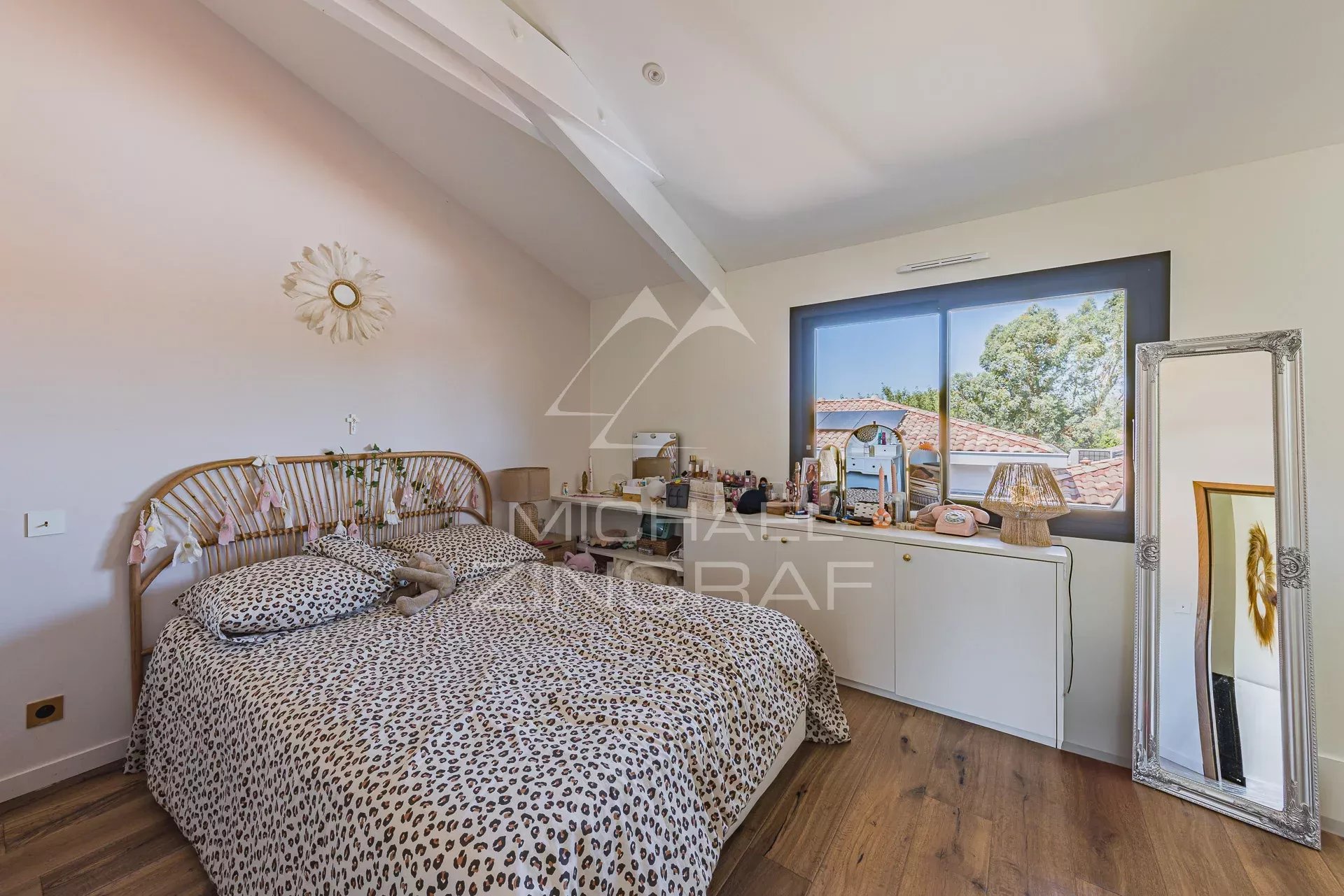 Zeitgenössisches Haus – Eleganz und Komfort im Herzen des Bassin d’Arcachon