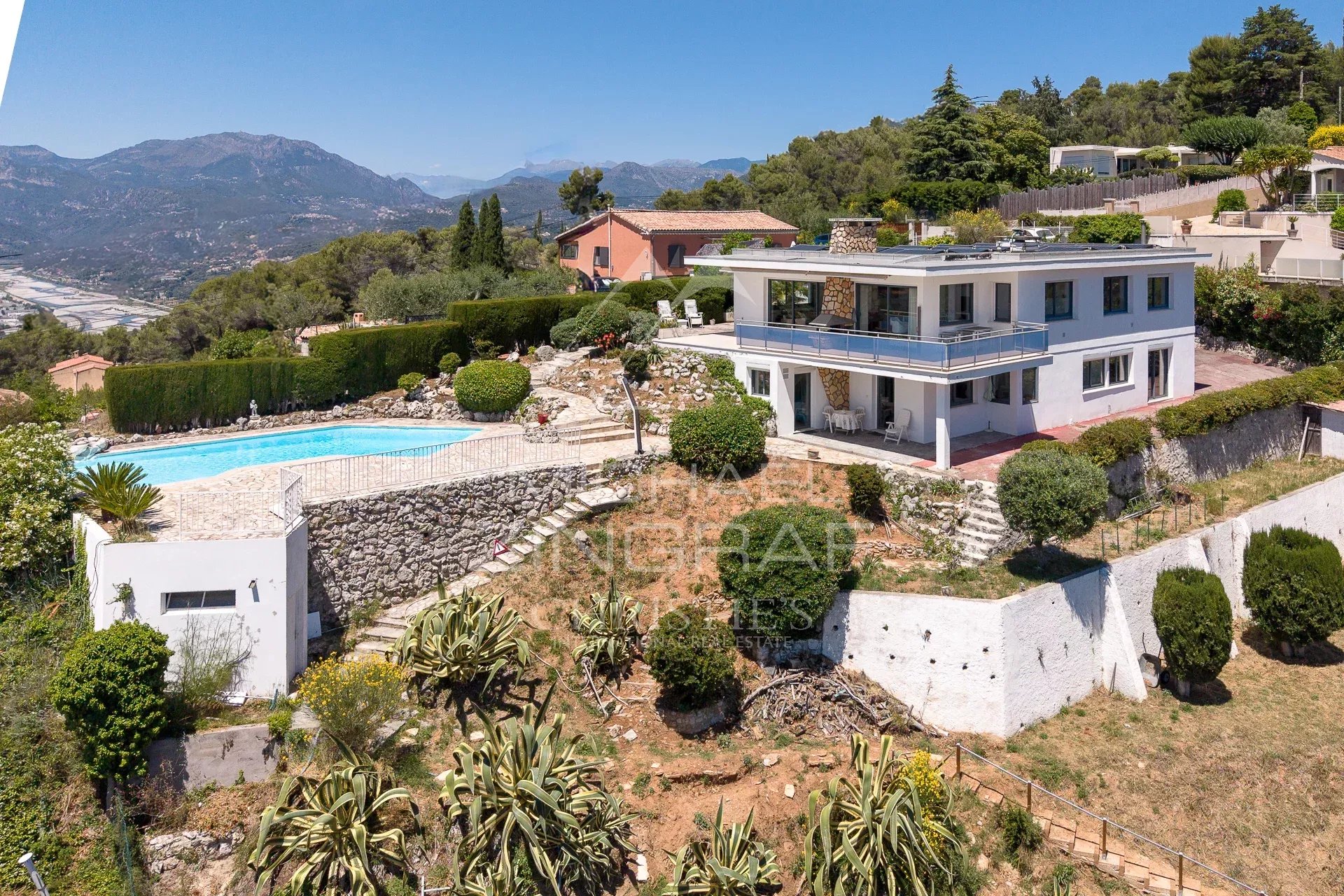 Near Nice – Colomars – Stunning character property with exceptional panoramic views