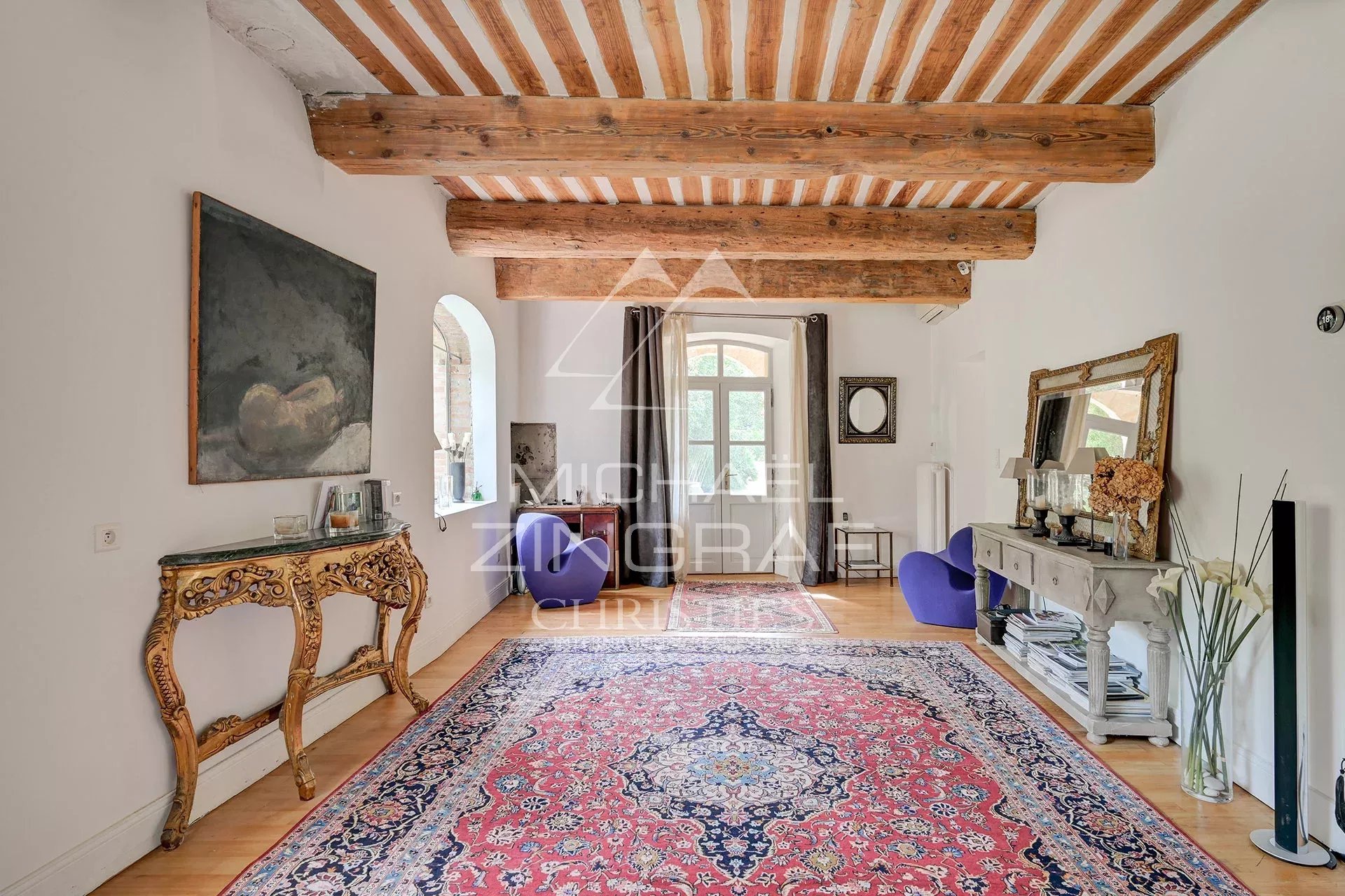 Propriété de caractère proche Avignon