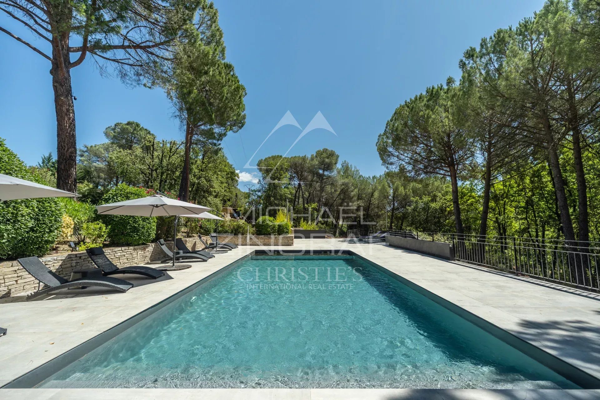 Villa d’architecte au cœur de la nature