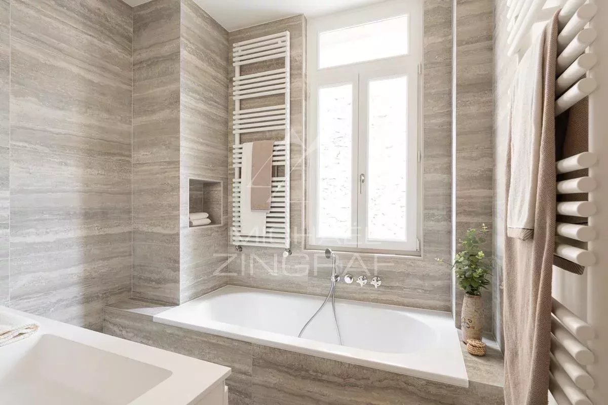 A vendre - Triangle d'or - 3 Suites - Parfait Etat - Clim