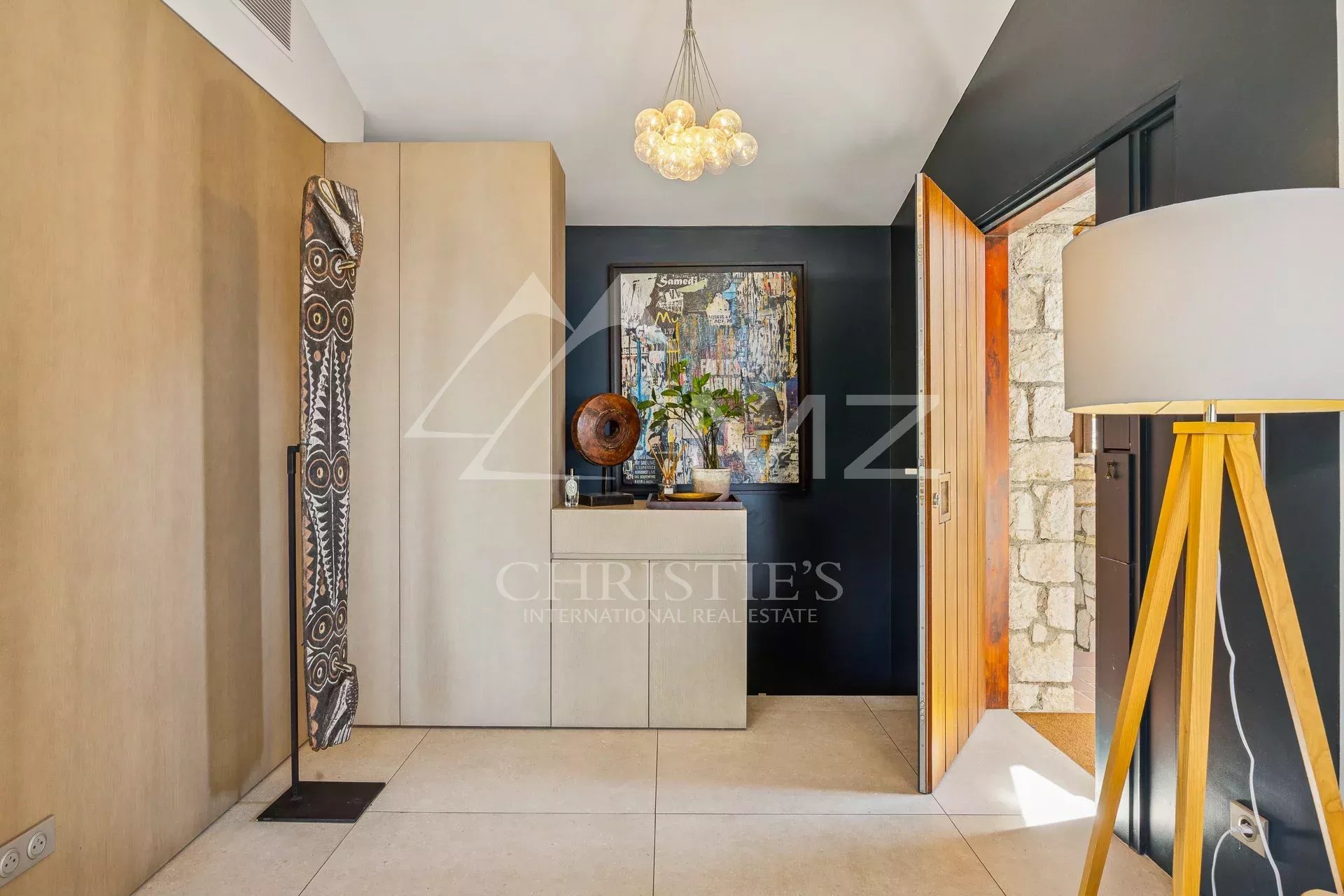 Exceptional apartment-villa in the sought-after Californie district