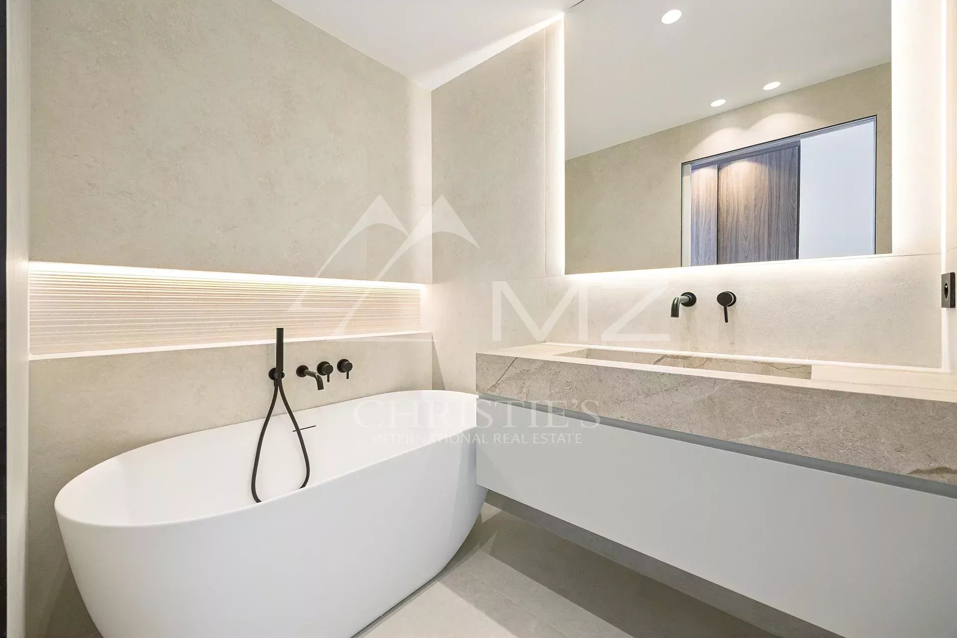 Cannes Oxford, Magnifique vue mer et Estérel