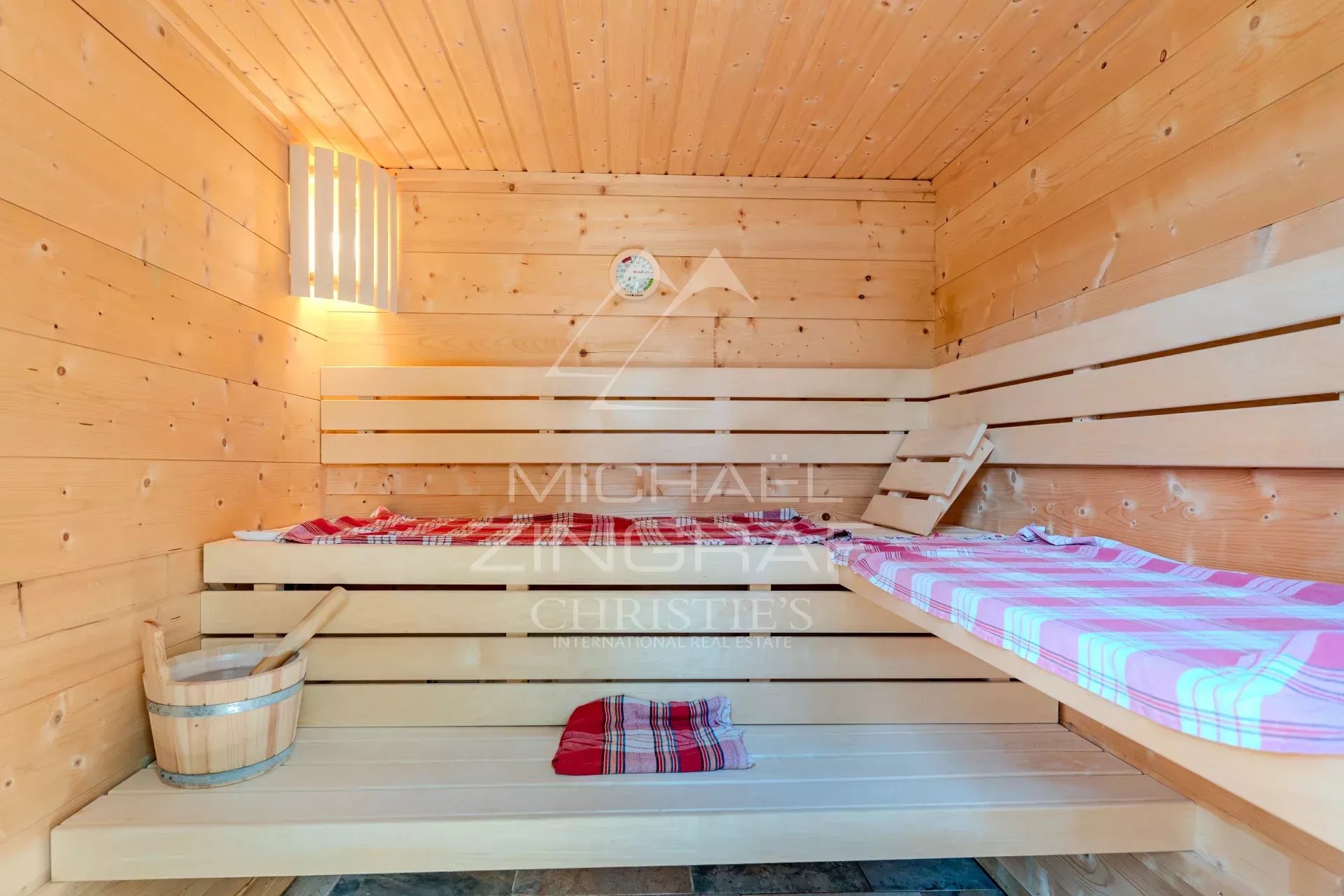 Mougins - Ruhige Lage, ebenerdige Villa - 5 Schlafzimmer