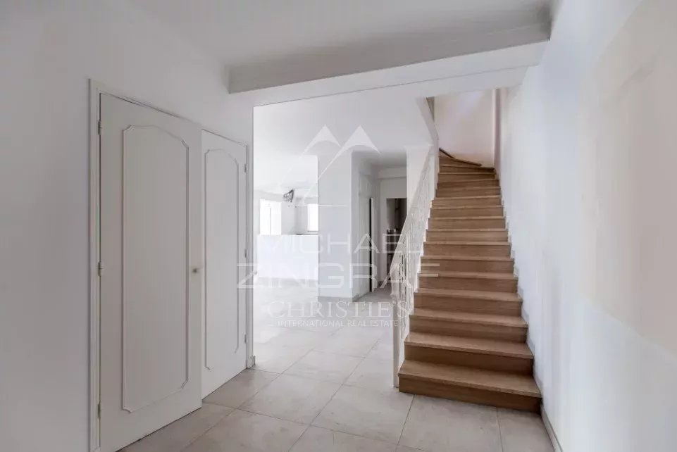 Villa à La Turbie à rénover – 240 m² avec appartement indépendant– Vue mer panoramique – Proche Monaco