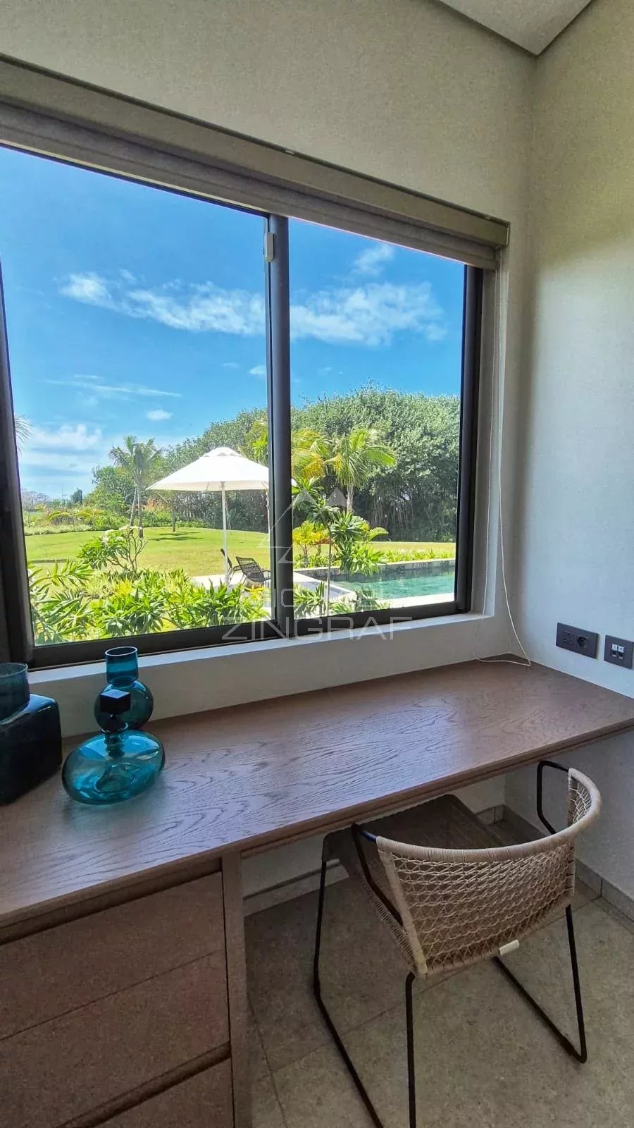 Moderne ebenerdige Villa mit Golfblick in ruhiger Lage