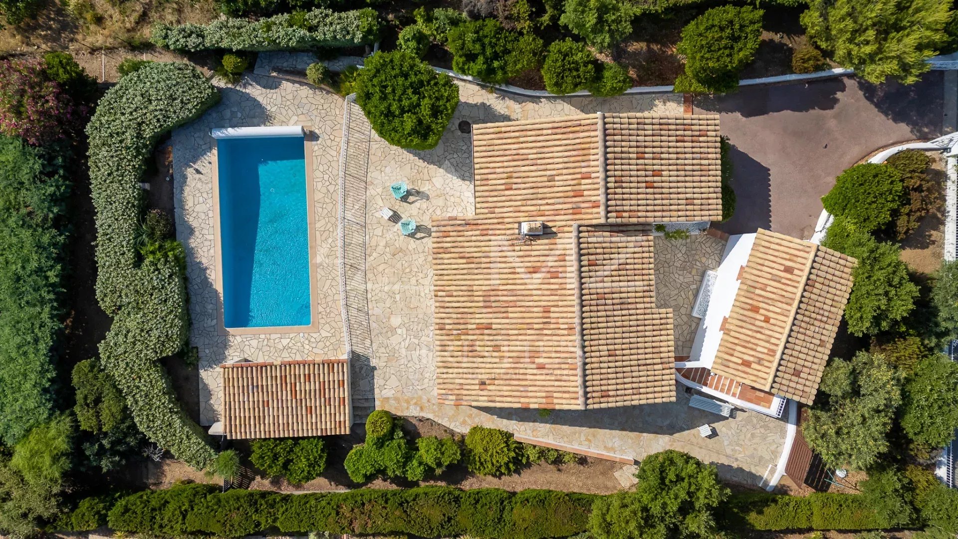 House with sea view close to town center