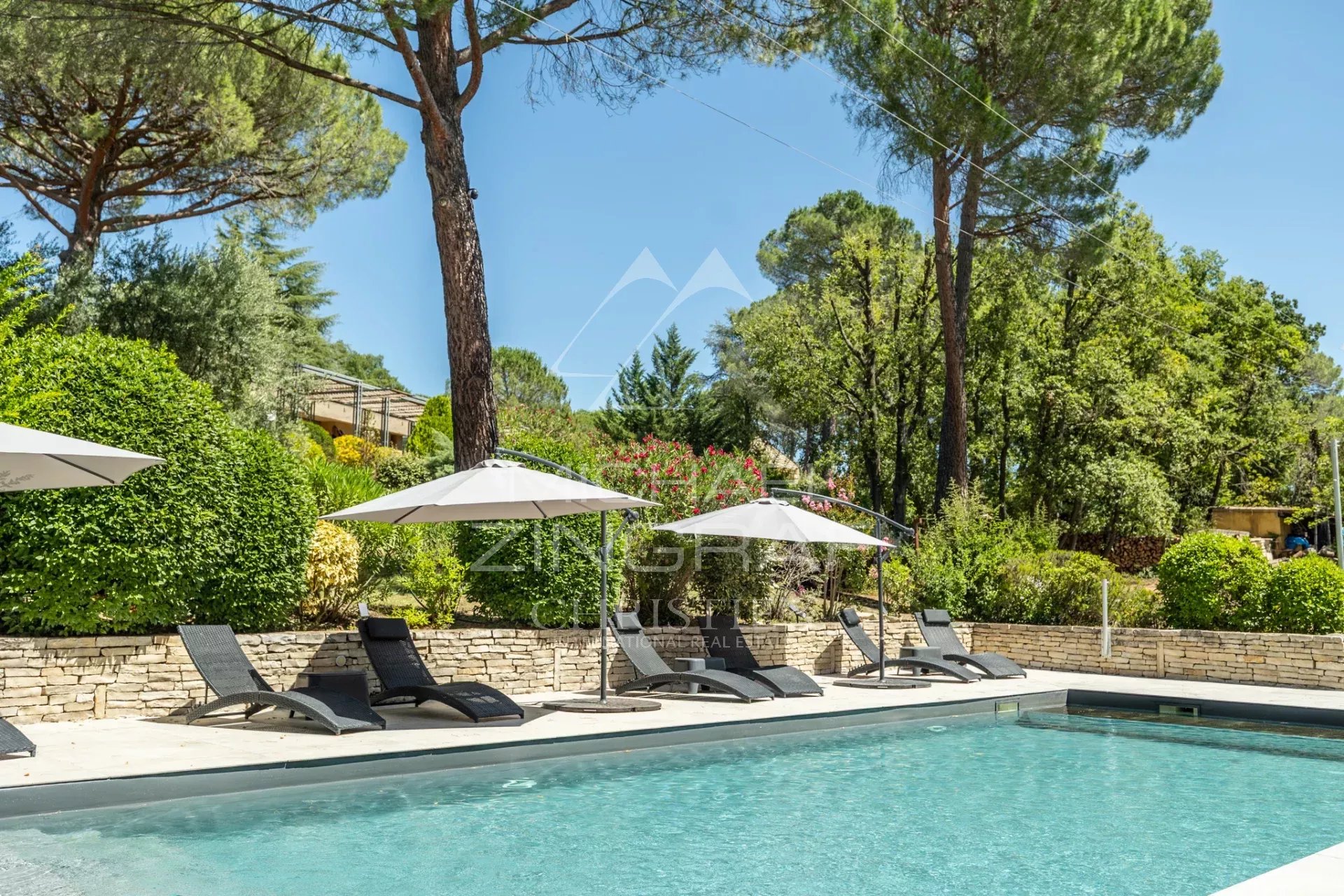 Villa d’architecte au cœur de la nature