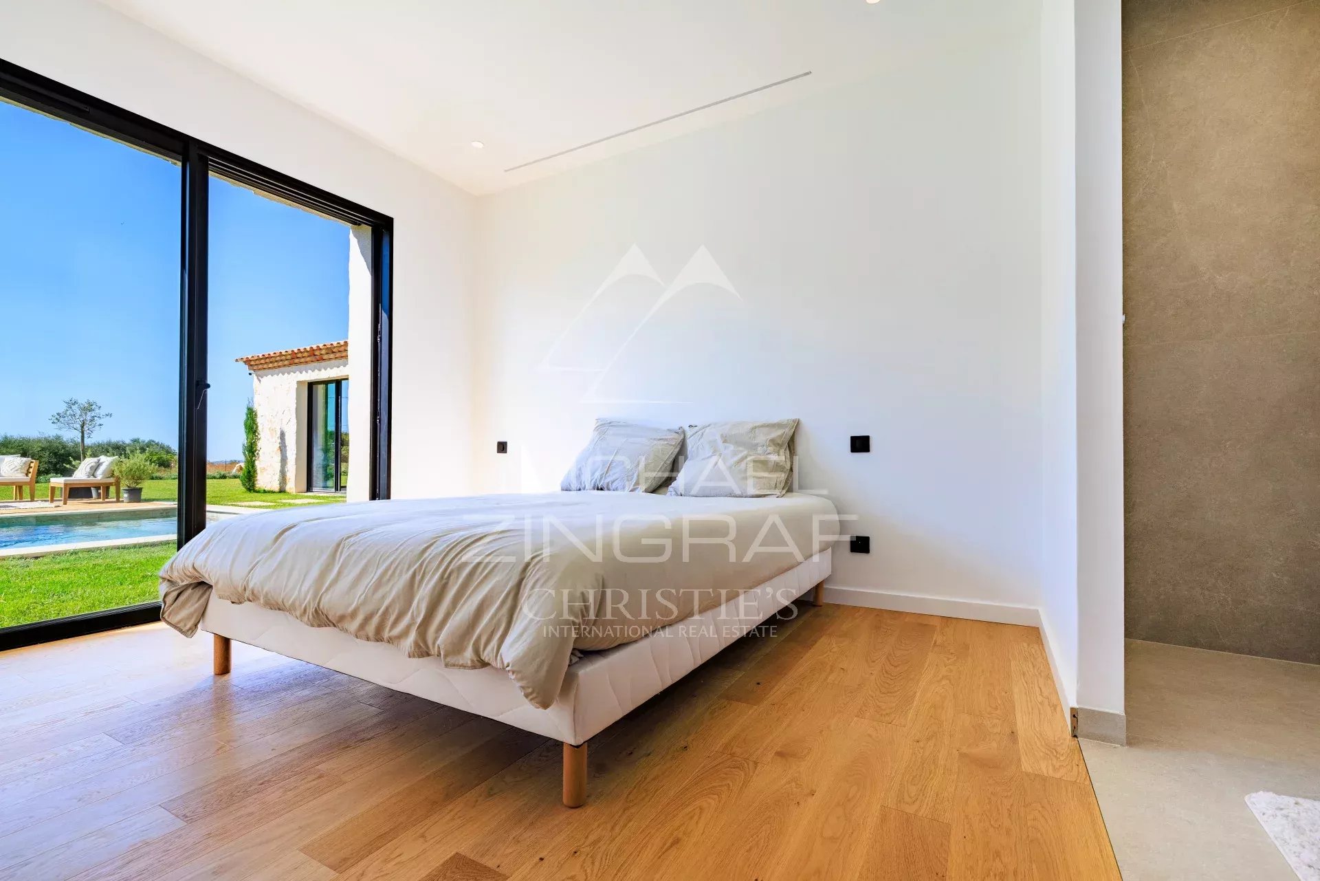 Tourrettes-sur-Loup : Villa contemporaine d'exception