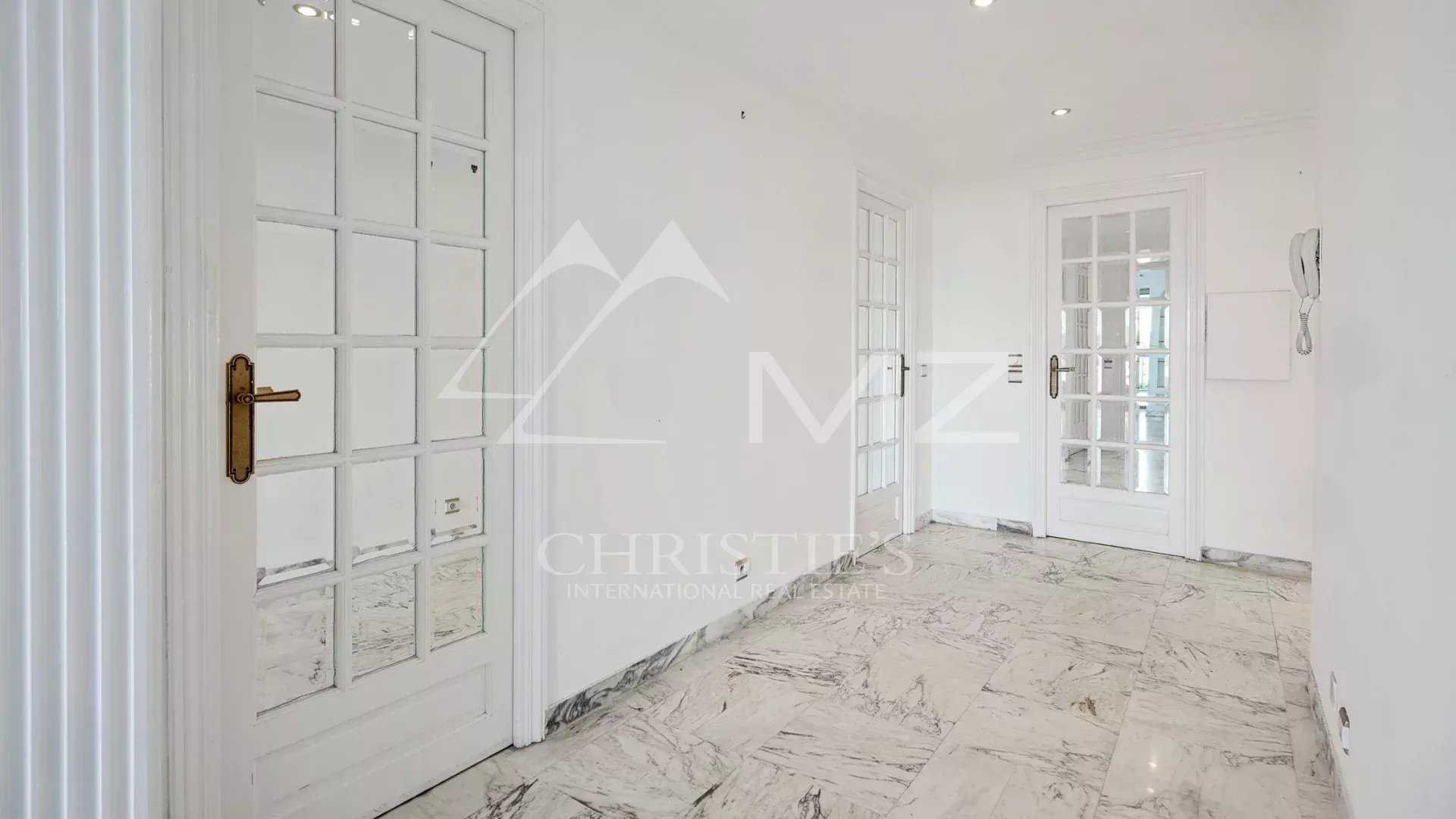 Superbe 4 pièces vue mer dans résidence de Prestige