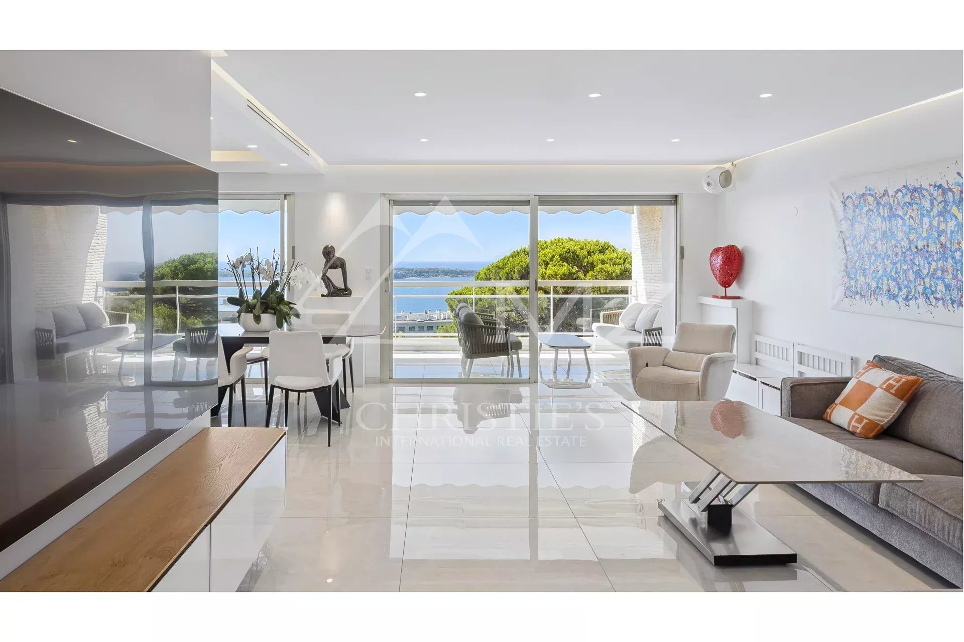 Superbe 3 pièces vue mer panoramique dans résidence de Prestige