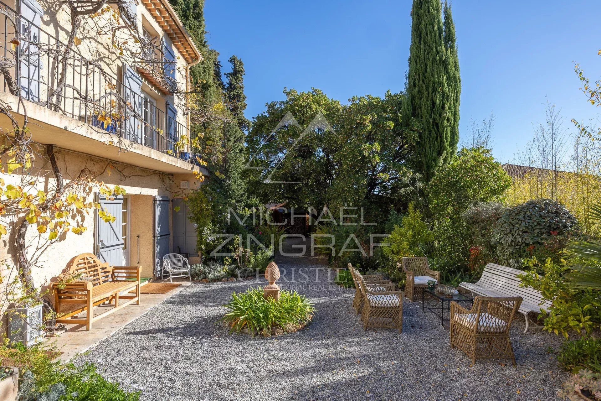 Elegant 18th-Century Farmhouse with Sea-View  & Pool near Village