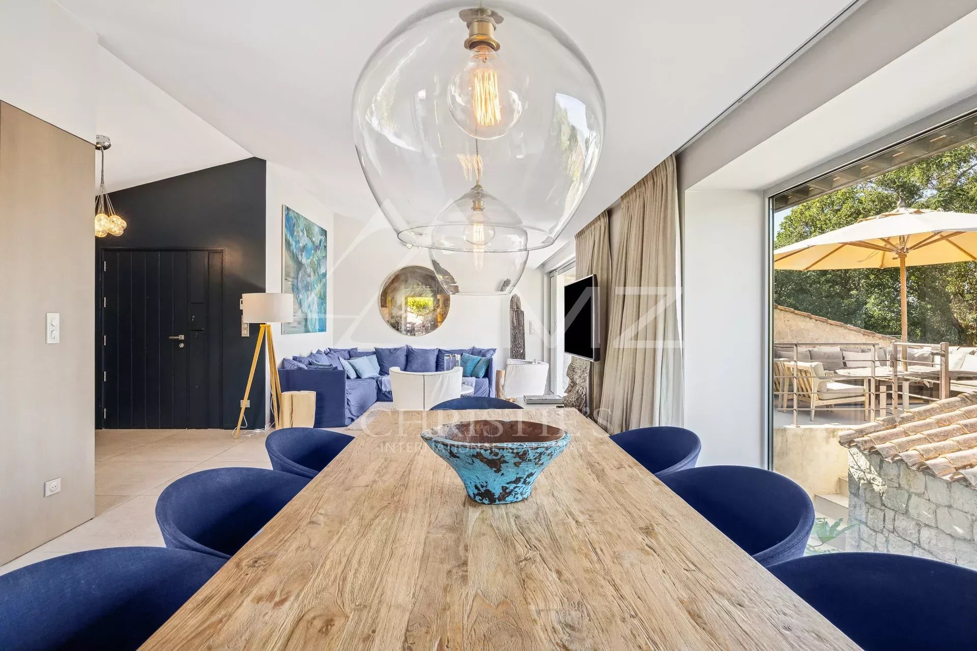 Exceptional apartment-villa in the sought-after Californie district