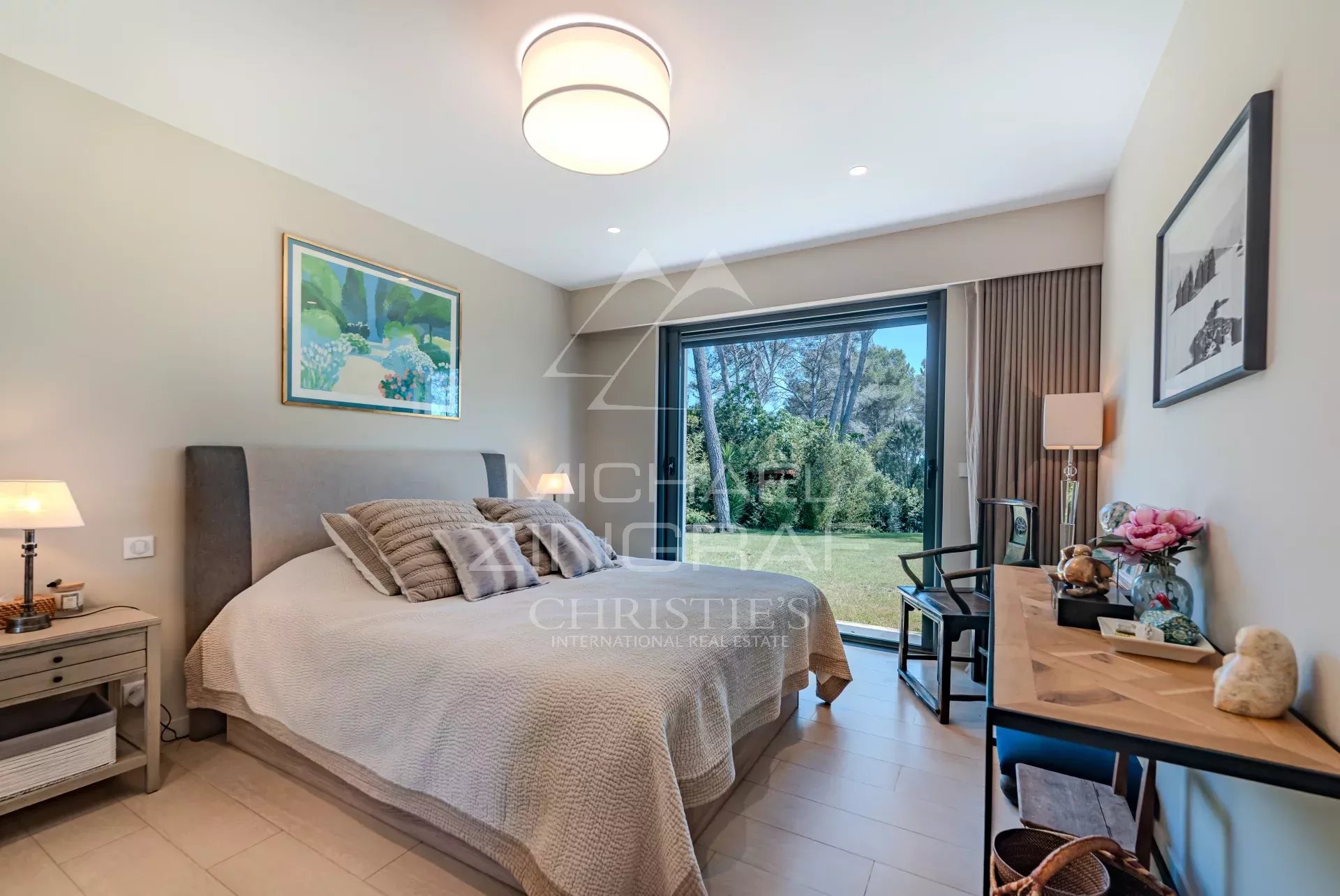 Mougins - Ruhige Lage, ebenerdige Villa - 5 Schlafzimmer