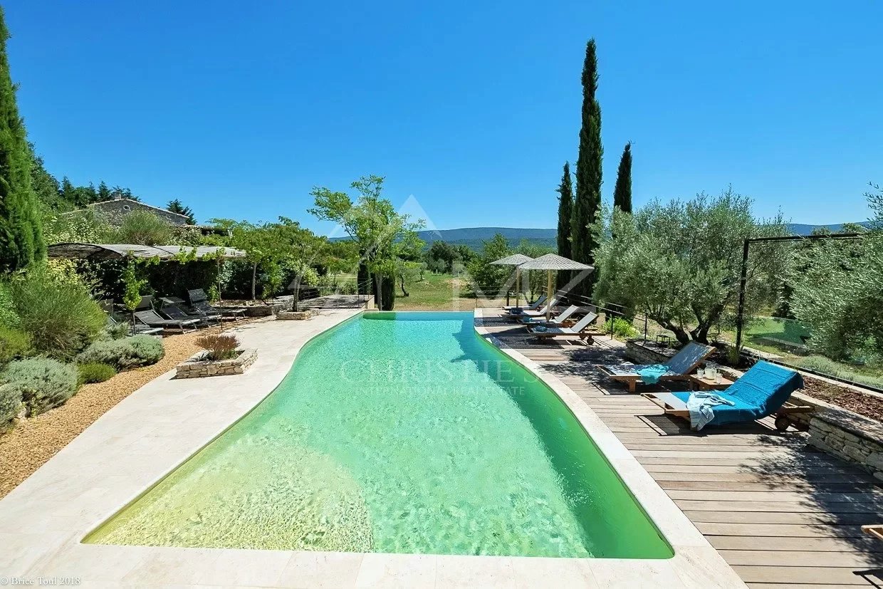 Luberon - Exquisite property with heated pool