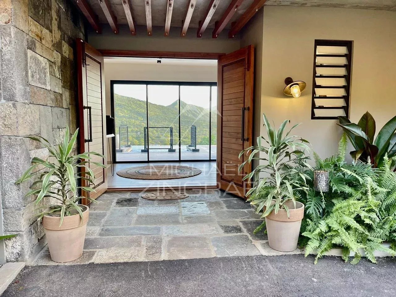 Exceptional Luxury Villa in Black River