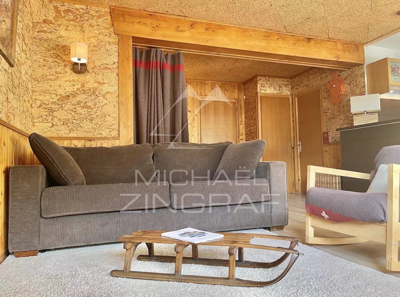 Large studio to refresh - Rochebrune , ski in & out