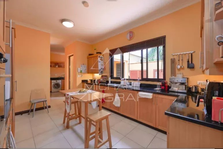 Exklusive Villa in Tamarina, Golf und Bergblick