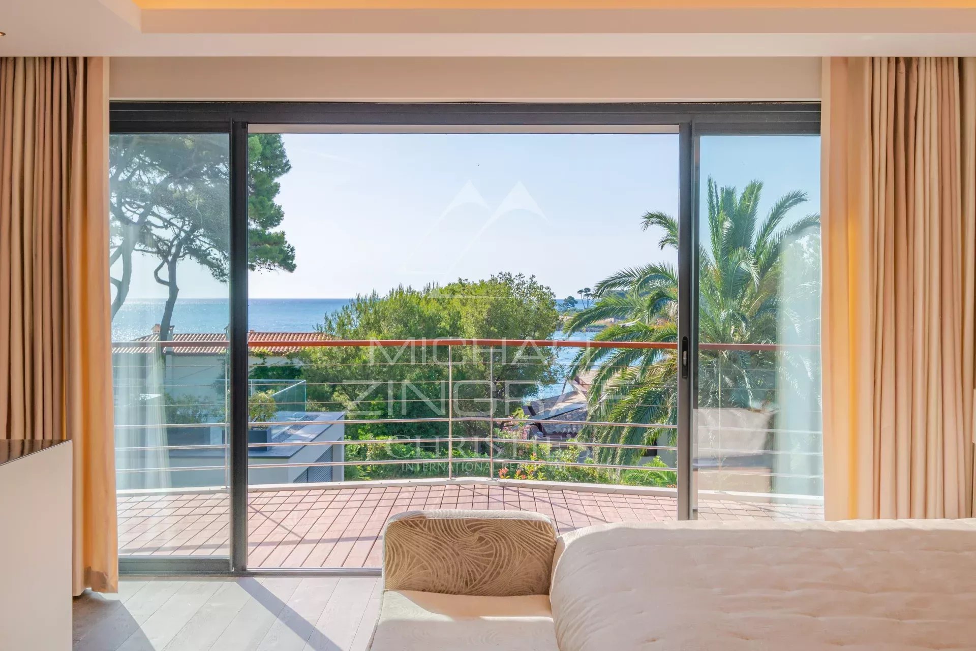 Modern renovierte Villa nahe der Strände von Garoupe