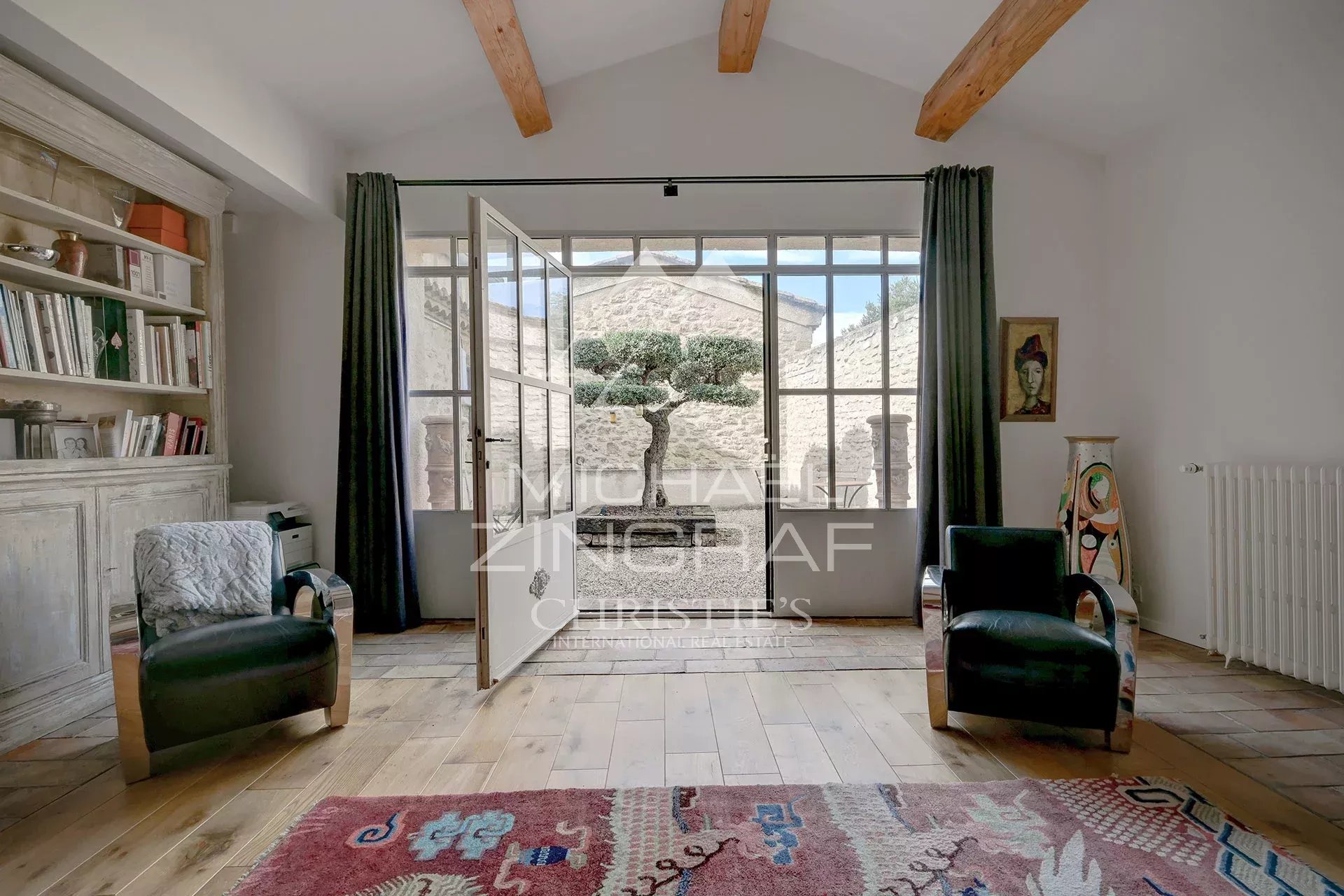 Propriété de caractère proche Avignon