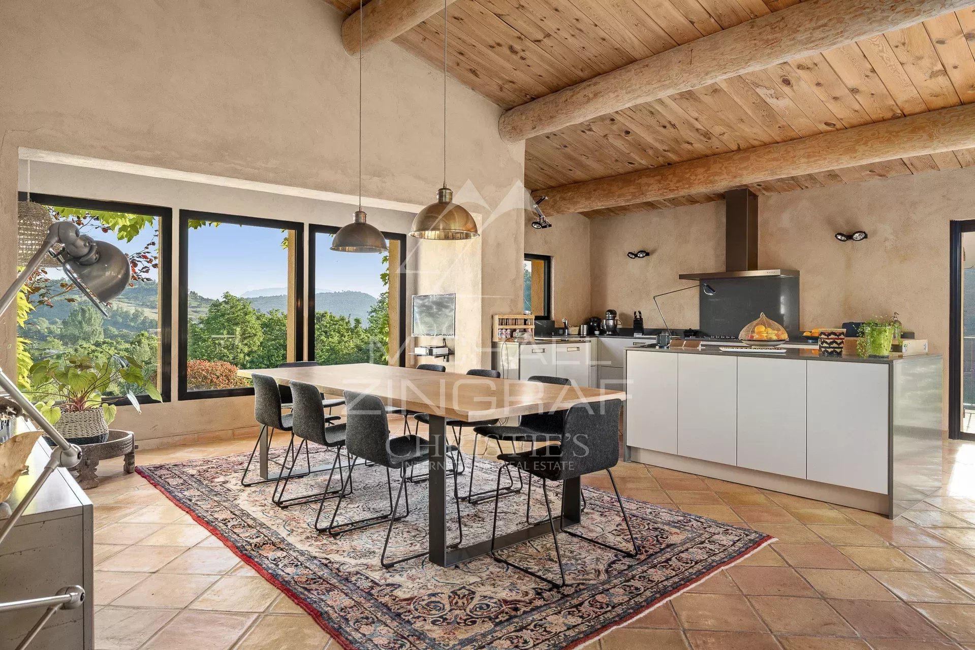 Elegance and Nature: A Unique Haven of Peace on 10 Hectares with Panoramic Views