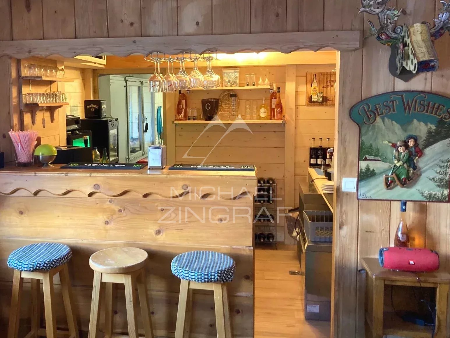 Hotel with great renovation / transformation potential - Mountain view - Combloux