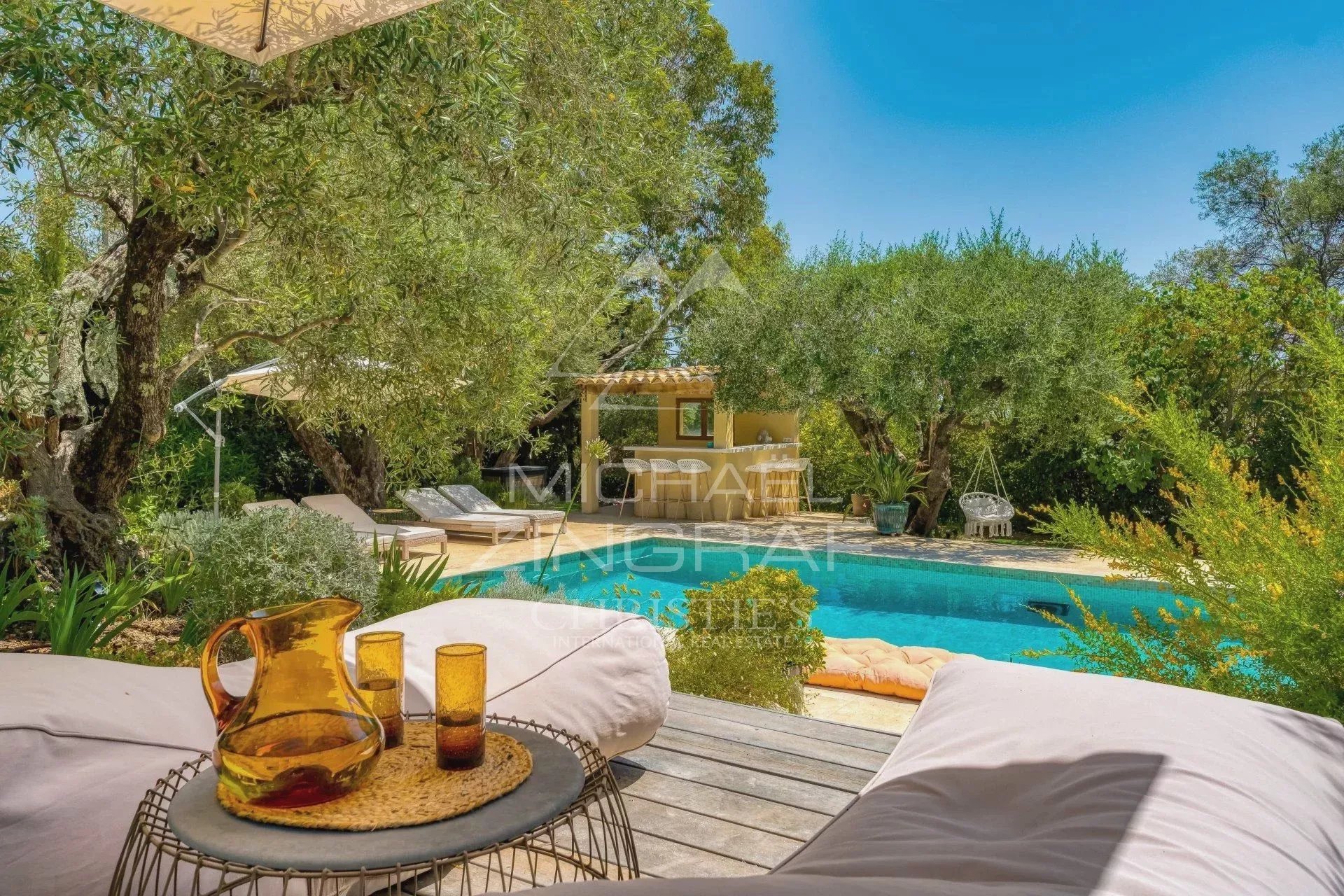 Tourrettes-sur-Loup – Elegante provenzalische Villa in fußläufiger Entfernung zum Dorf