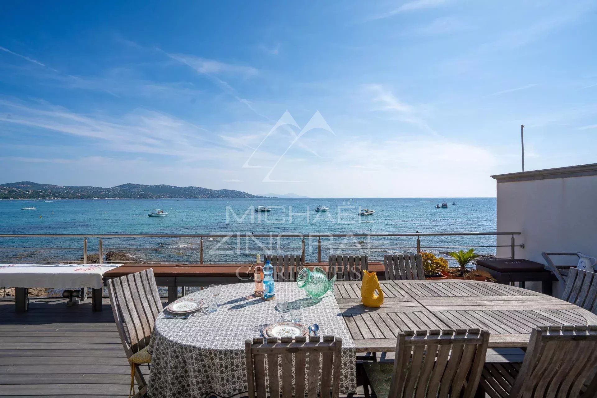 Villa pieds dans l'eau à Sainte-Maxime