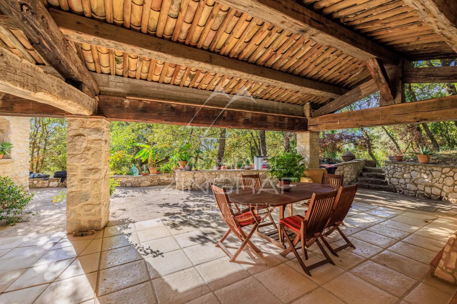 Tourrettes-sur-Loup: Charmante provenzalische Villa mit Meerblick