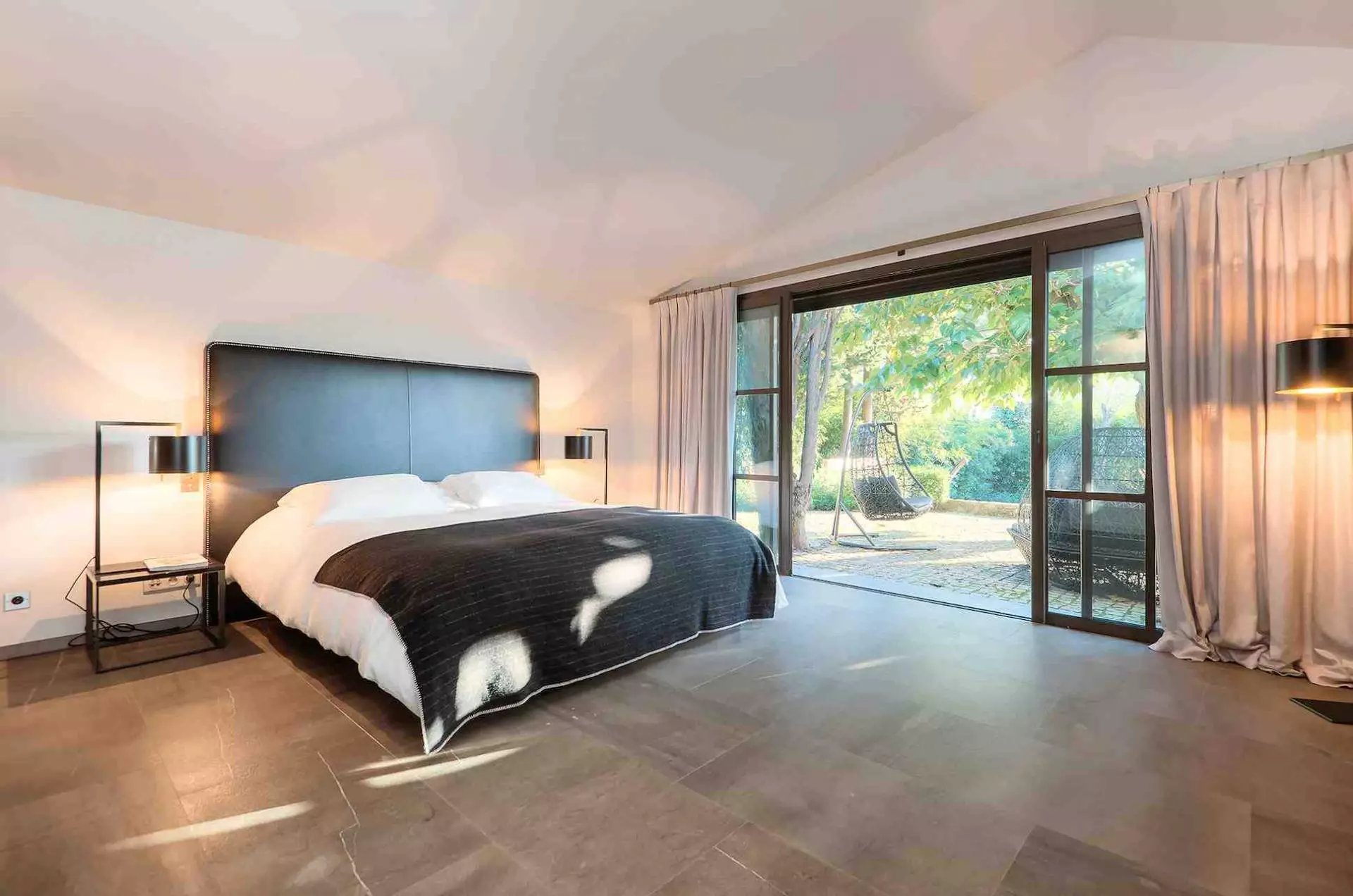 Mougins - Superb renovated Bastide