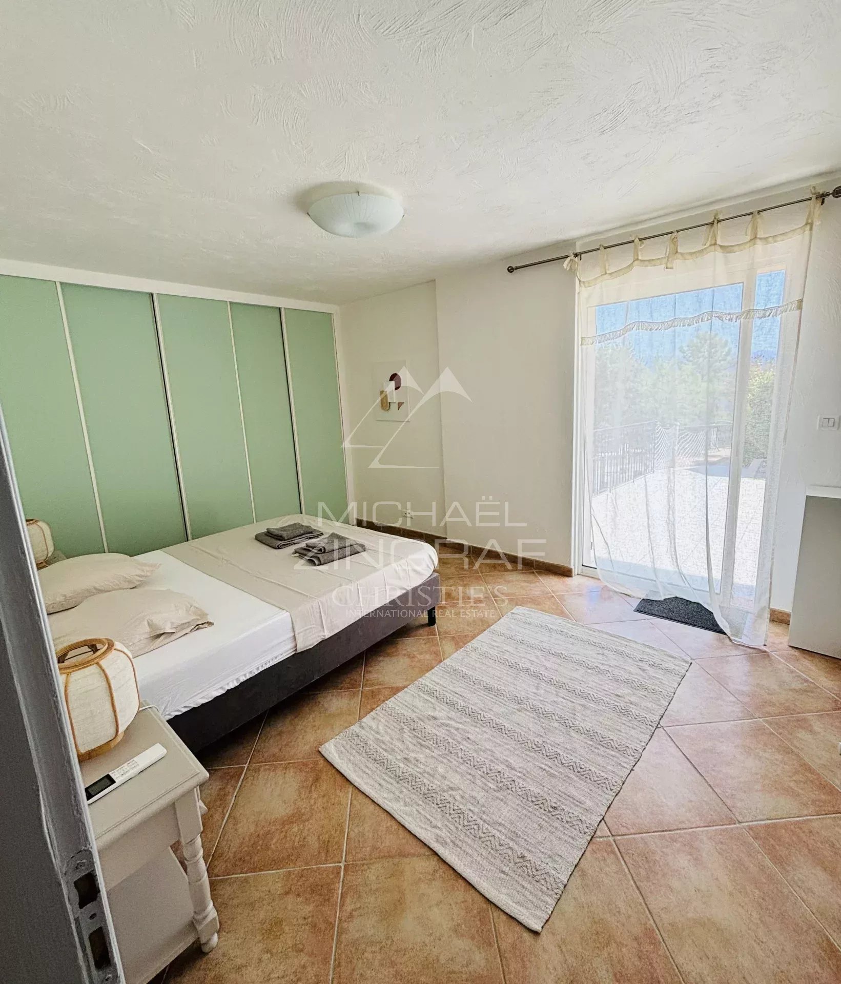 CHARACTER PROPERTY IN THE HEART OF NATURE