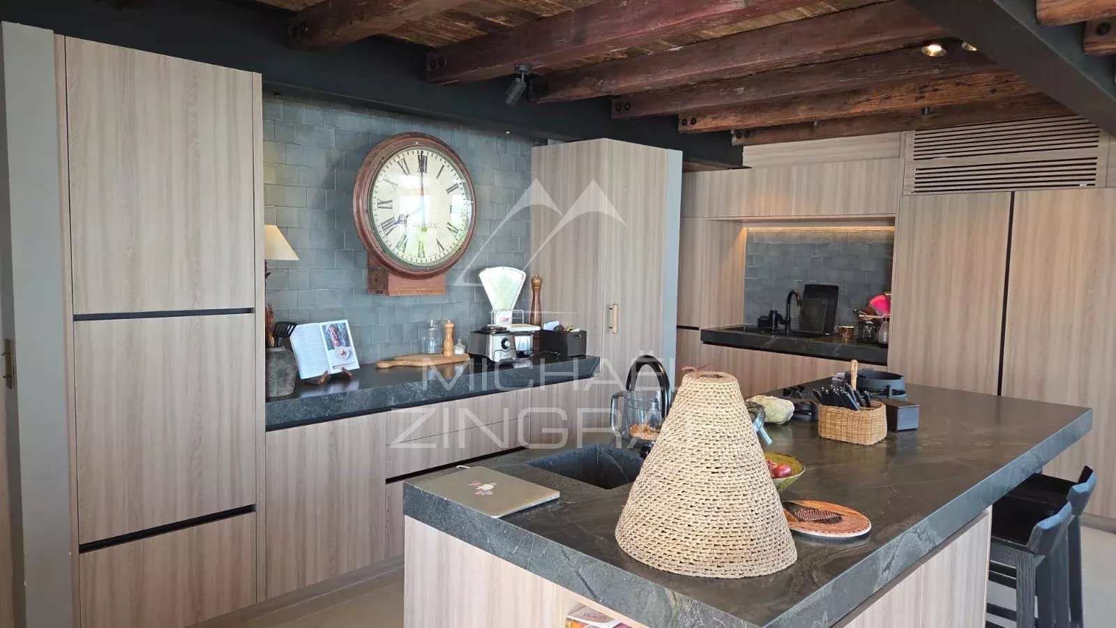 Exceptional Beachfront Penthouse in Pointe Aux canonniers