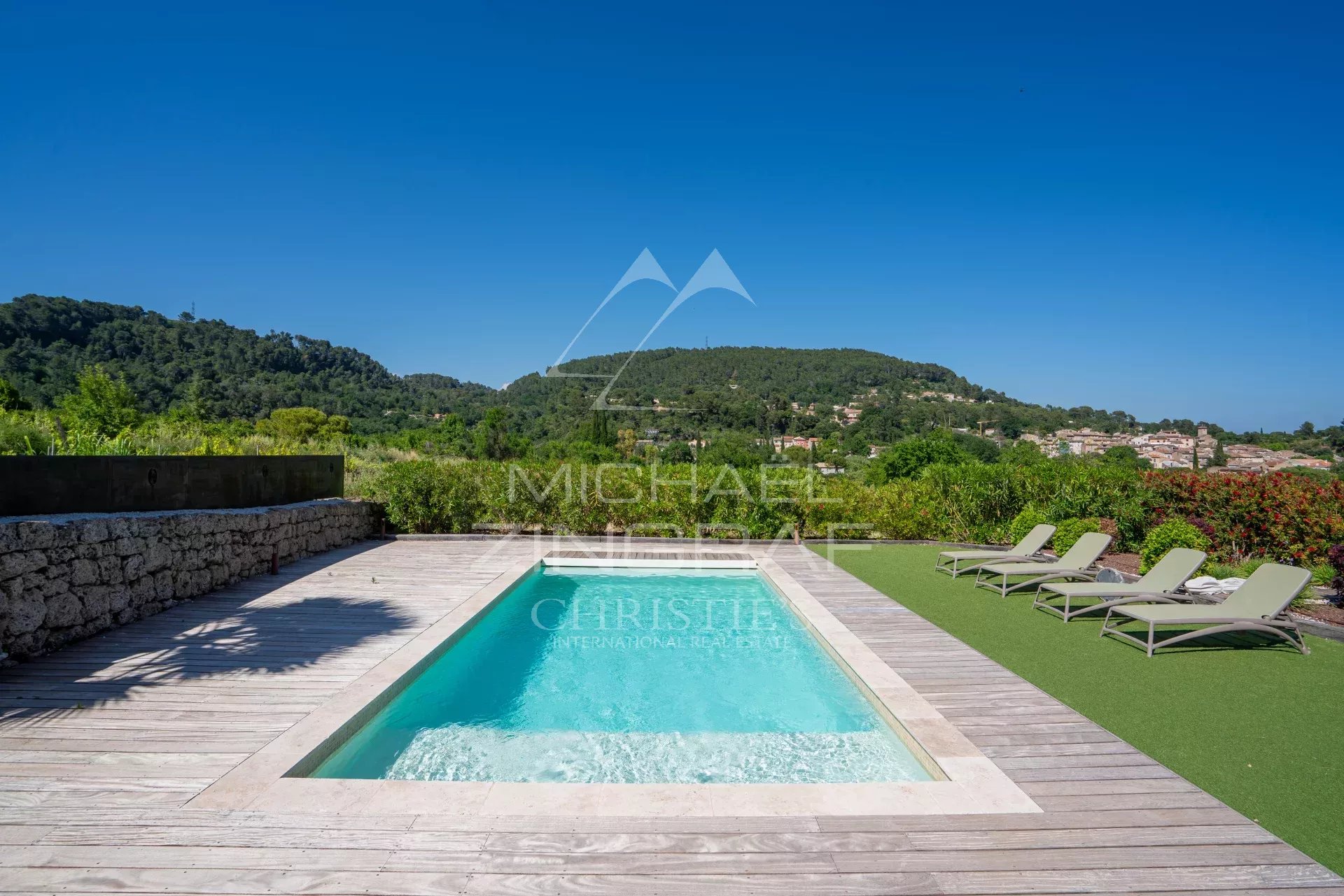 VALLÉE D'ESCLANS- EXPLOITATION VITI_VINICOLE