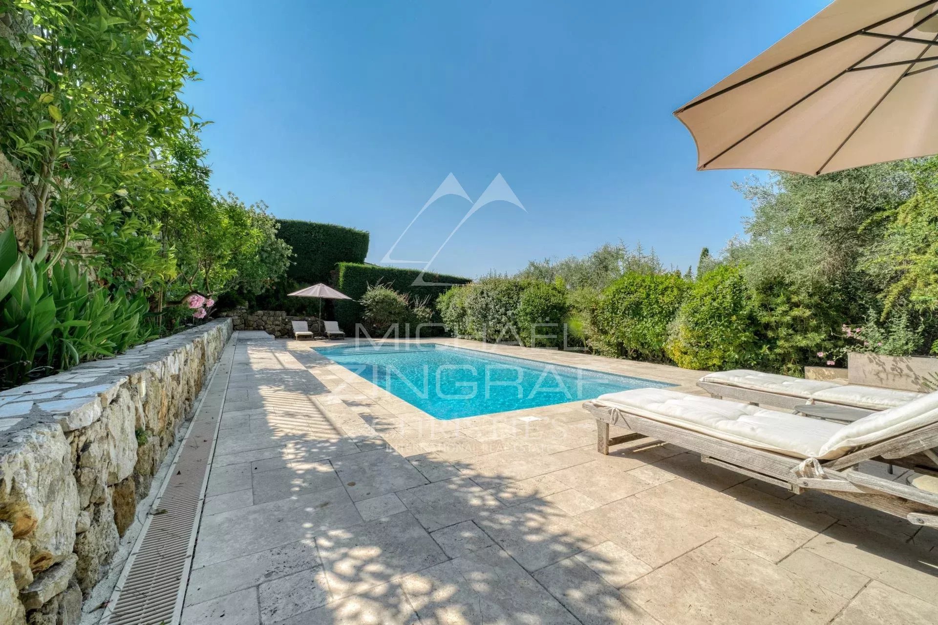 Plascassier – Provençal villa with sea views