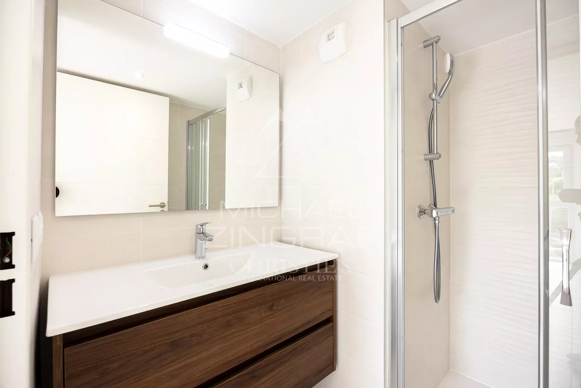 ANTIBES – BIEN D’EXCEPTION – DUPLEX LUMINEUX – TERRASSES – RÉSIDENCE RECENTE