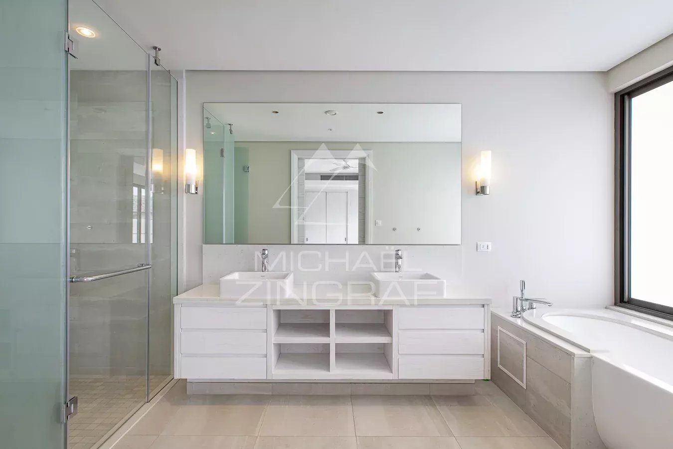 Außergewöhnliche Villa im Herzen des Wohnviertels The Gardens