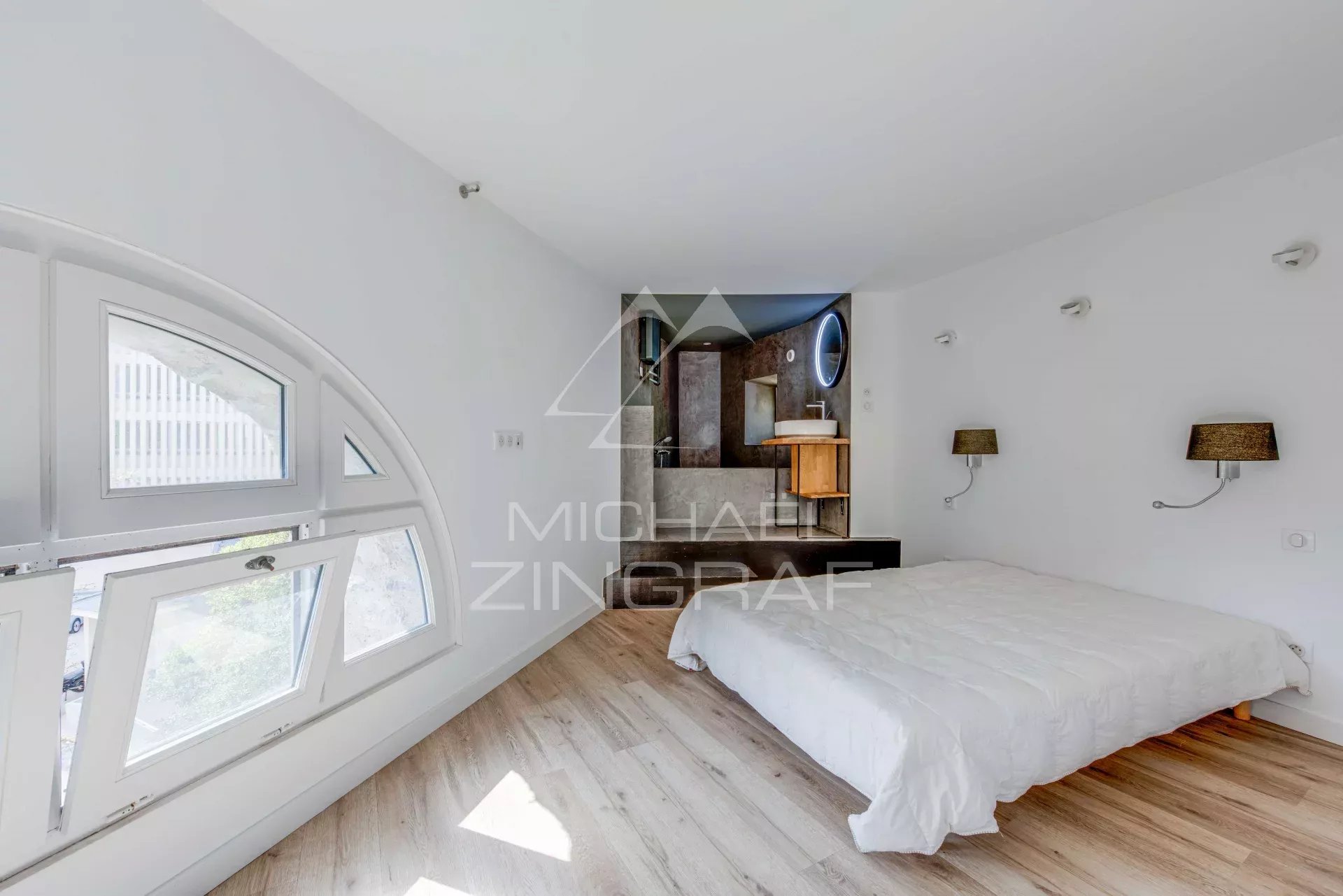 Duplex d'environ 70 m2 rénové quartier Impérial, à deux pas de la plage