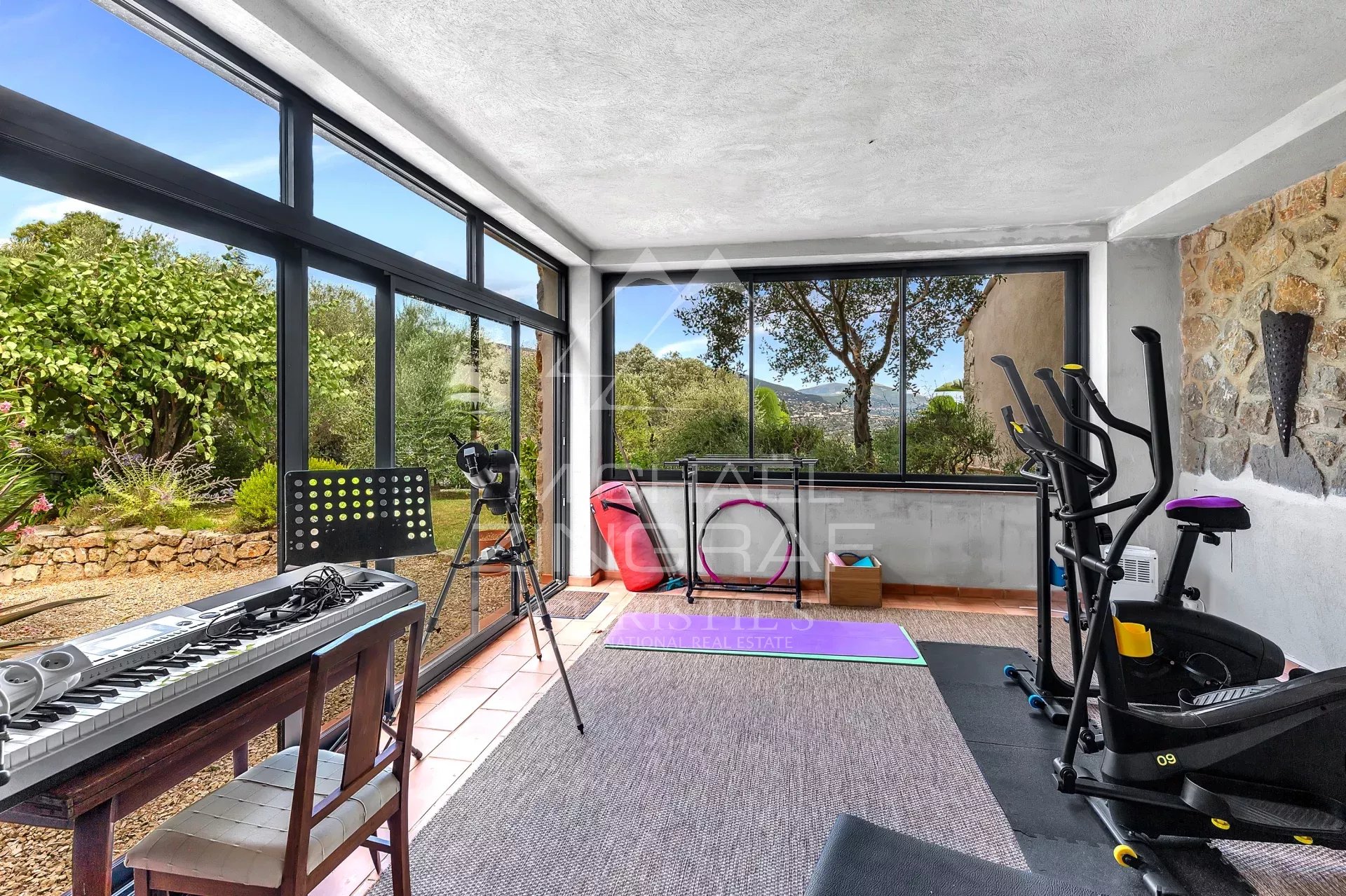 Steinernes Anwesen mit 360° Rundumblick