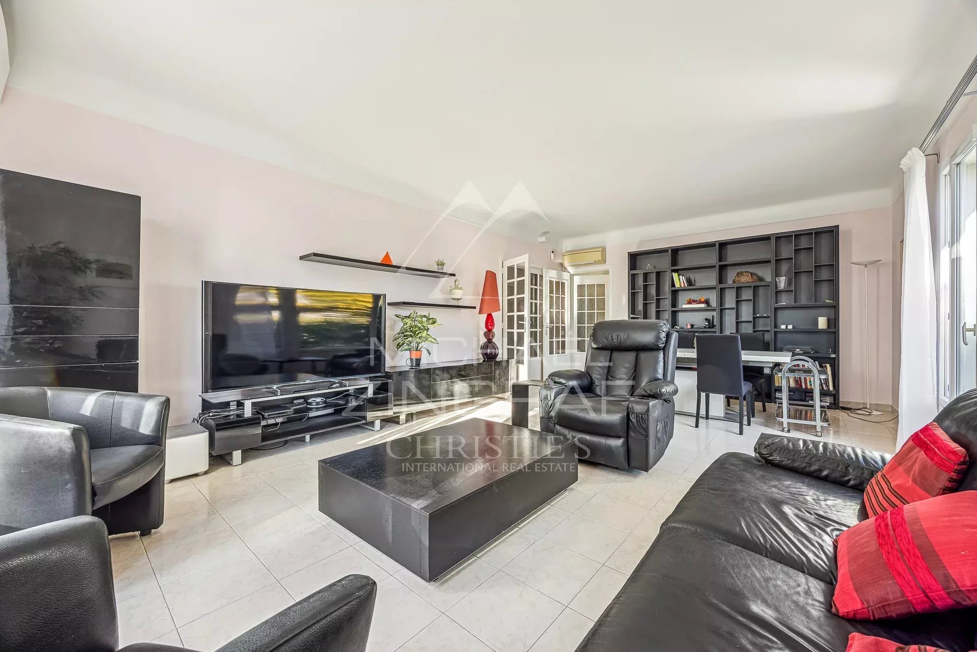 Élégante villa avec jardin bucolique au Cap d’Antibes