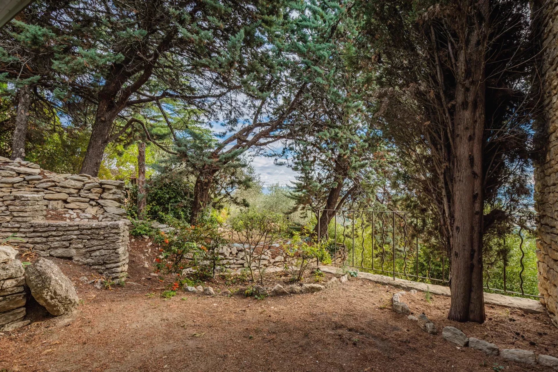 Gordes - Charming stone house with fantastic view
