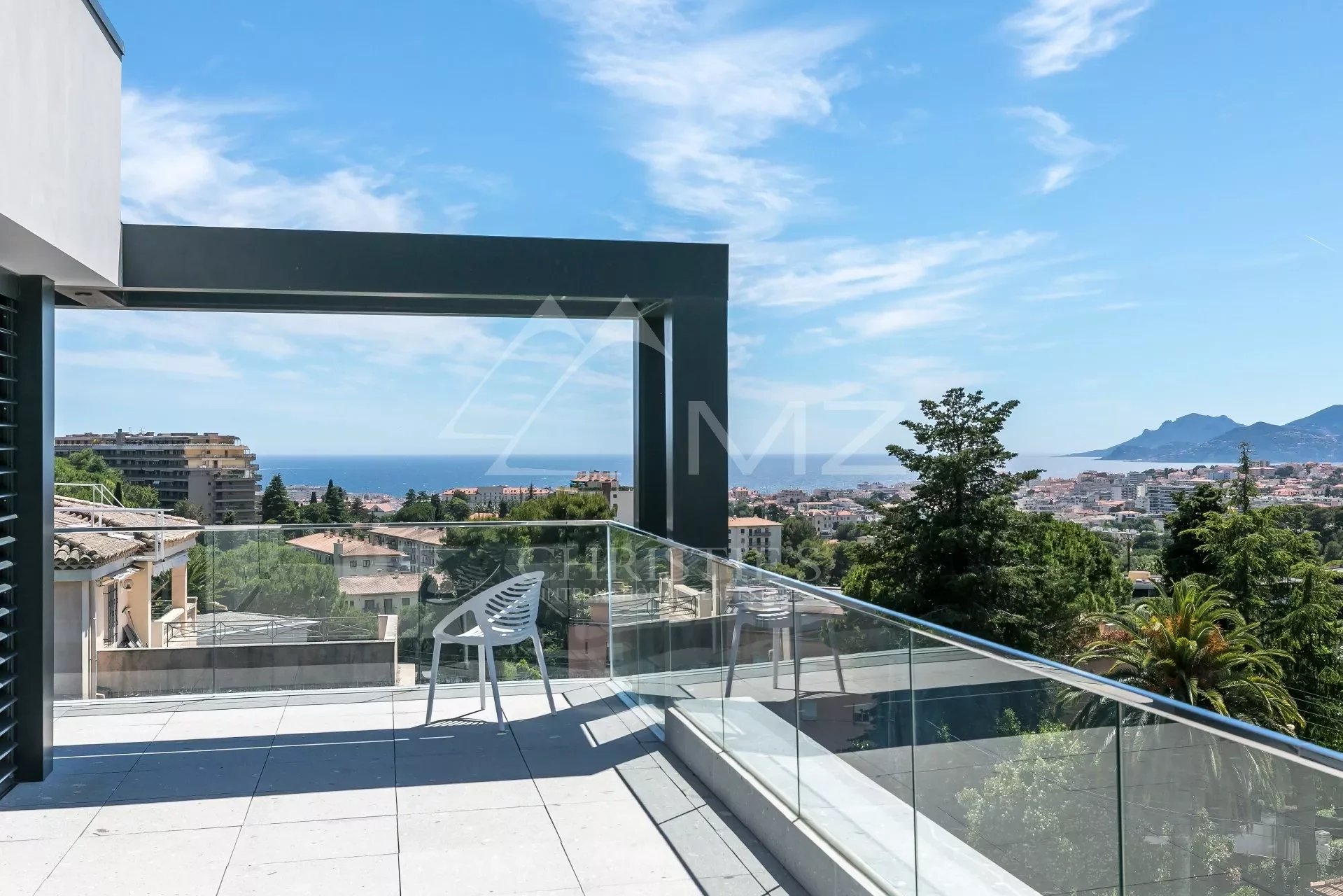Nahe Cannes - Neue kontemplative Villa