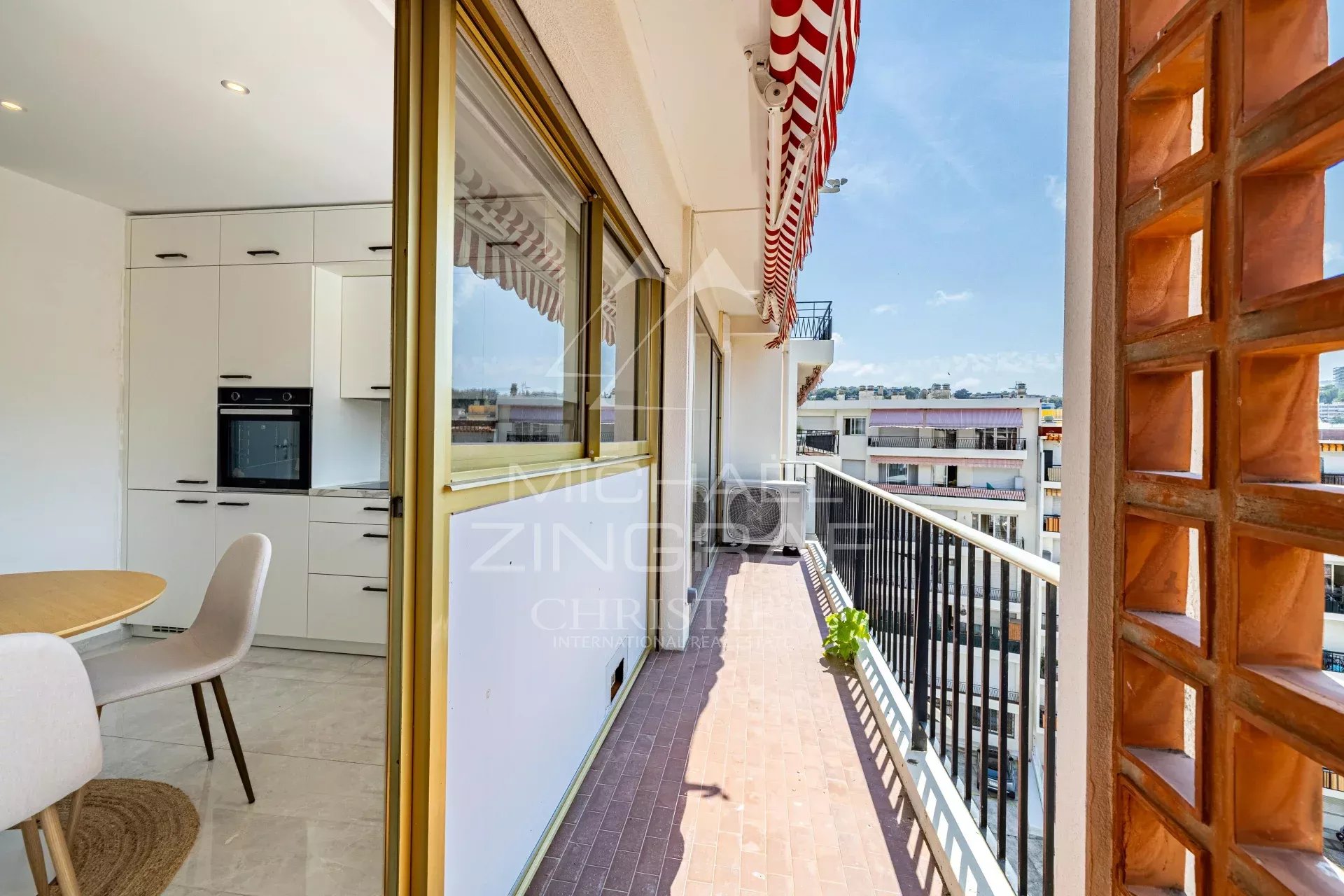 Roquebrune-Cap-Martin - Penthouse mit Panoramablick auf das Meer